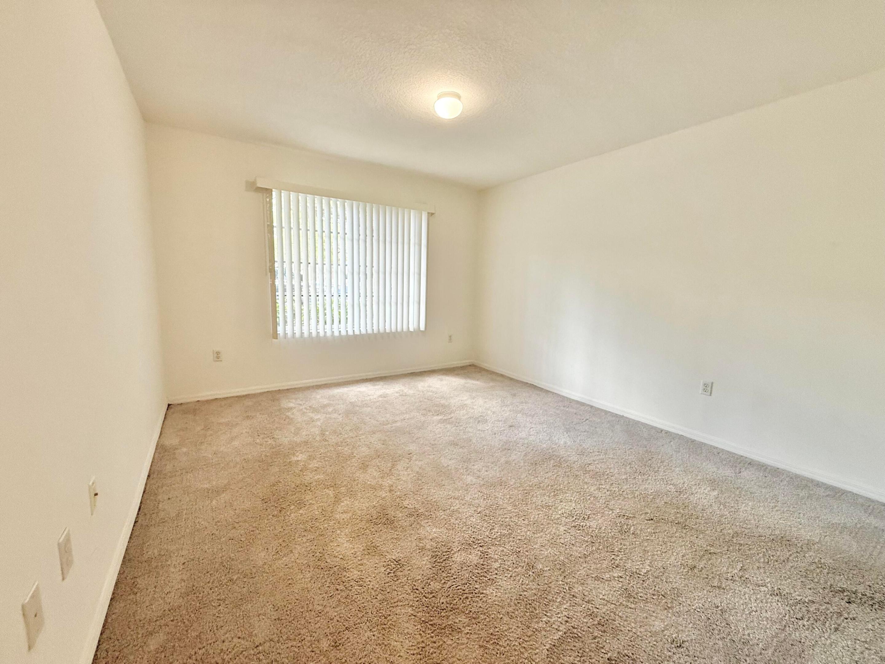 EMERALD ISLE AT LAGUNA LAKES CONDO - Residential