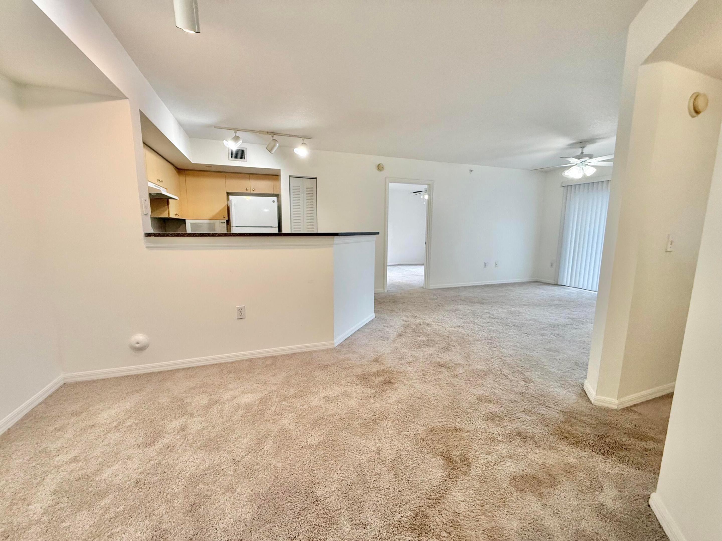 EMERALD ISLE AT LAGUNA LAKES CONDO - Residential