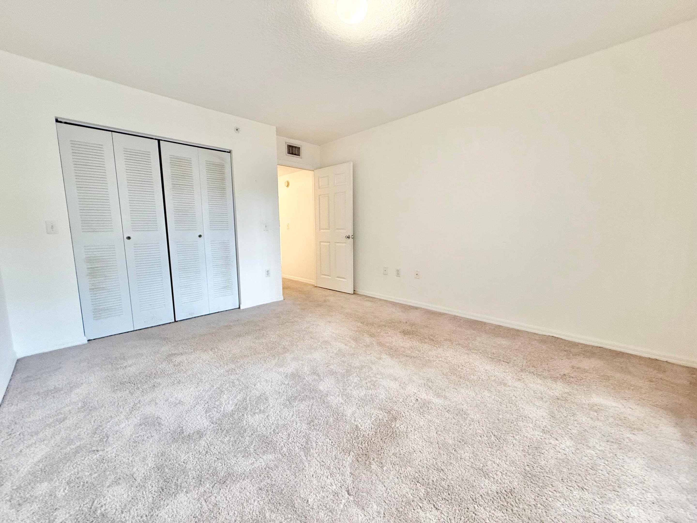 EMERALD ISLE AT LAGUNA LAKES CONDO - Residential