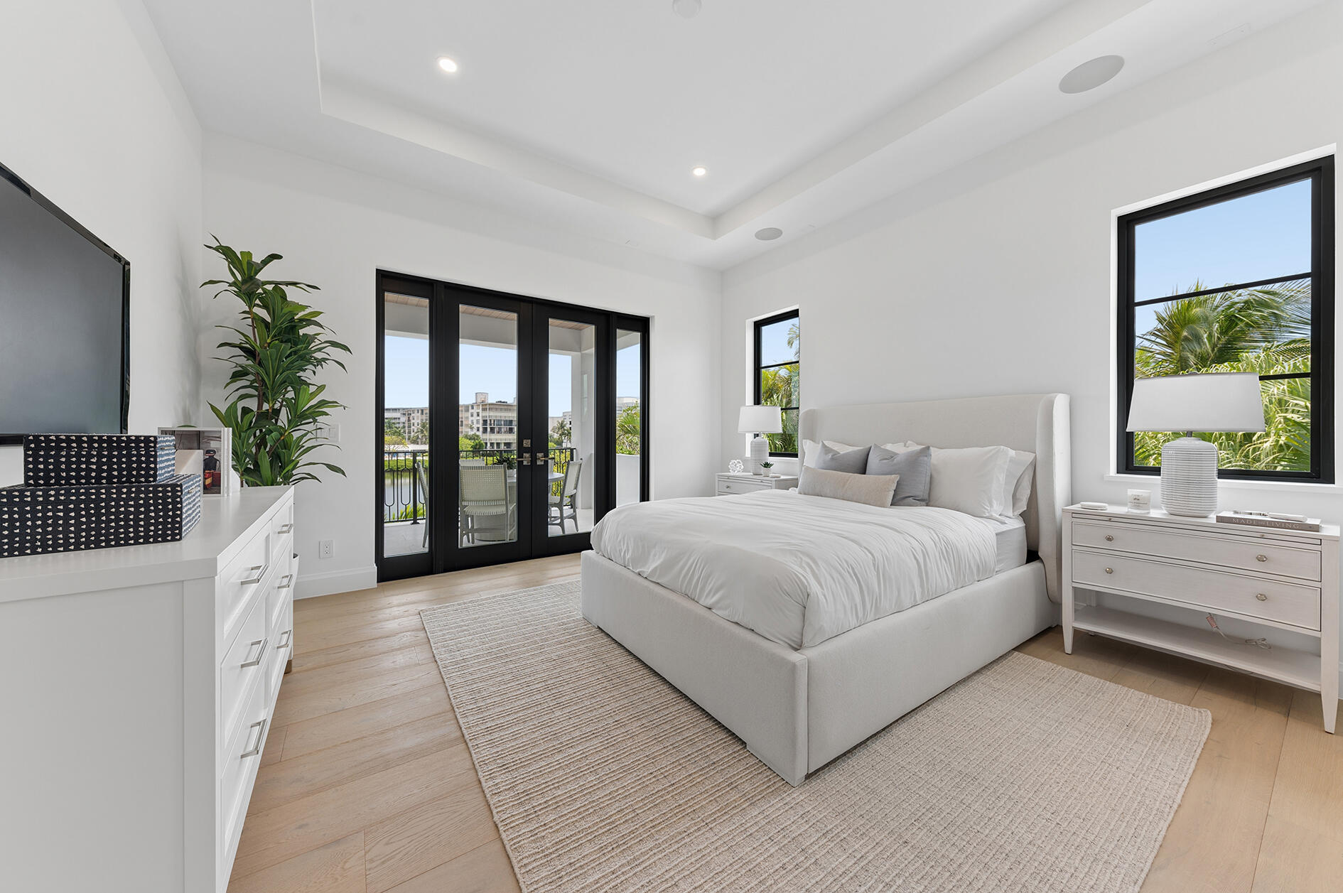 LAKE SHORES LANTANA - Residential