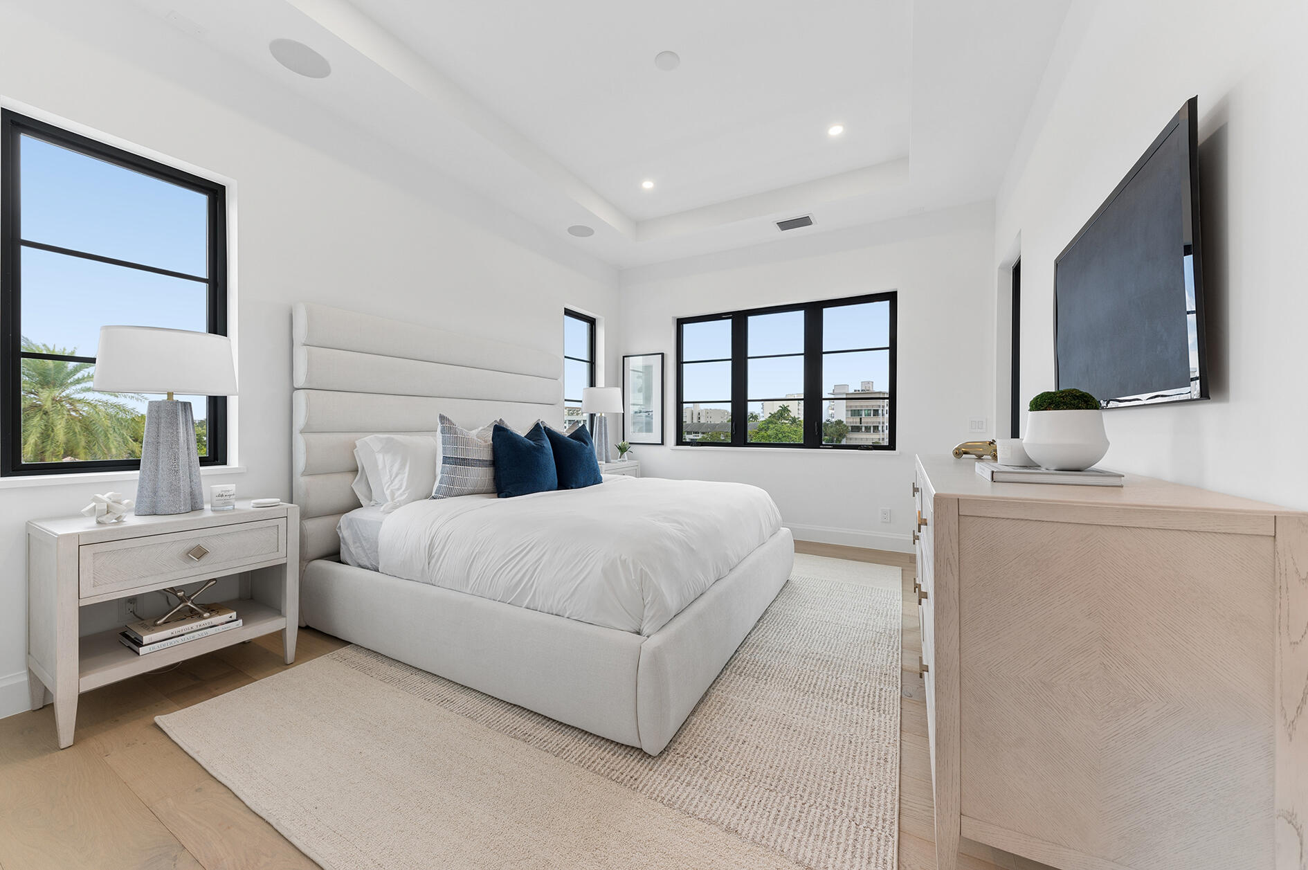 LAKE SHORES LANTANA - Residential