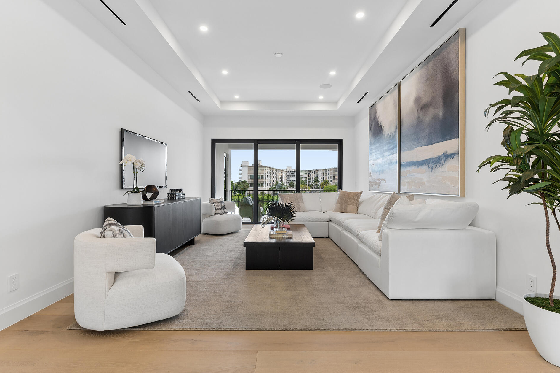 LAKE SHORES LANTANA - Residential