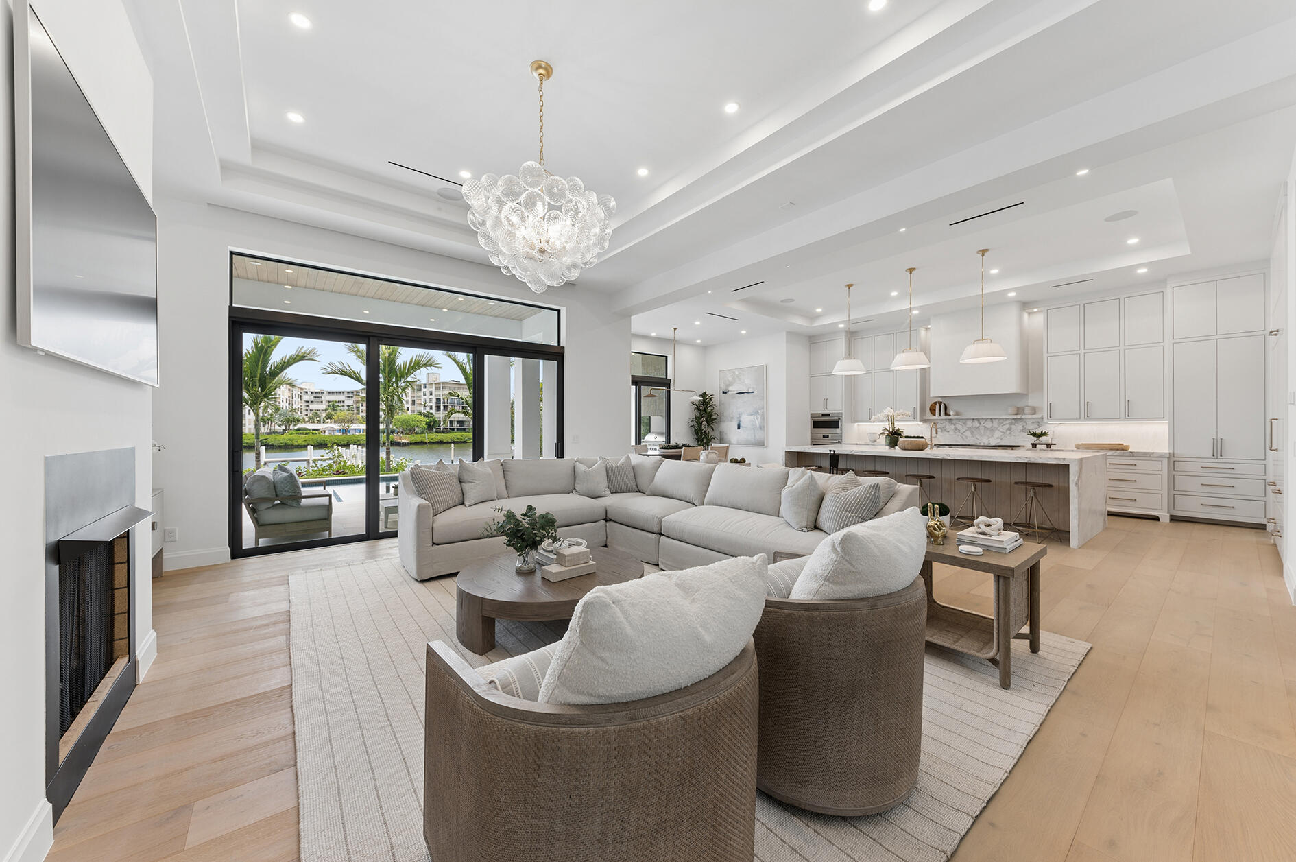 LAKE SHORES LANTANA - Residential