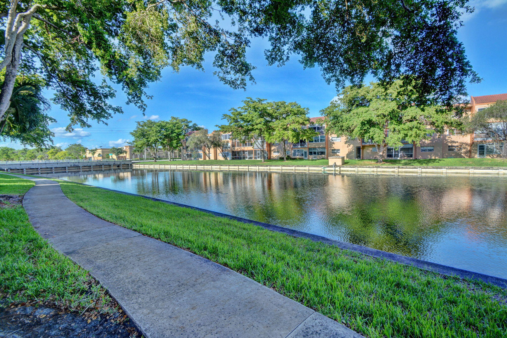 LIME BAY CONDOMINIUM 4 - Residential