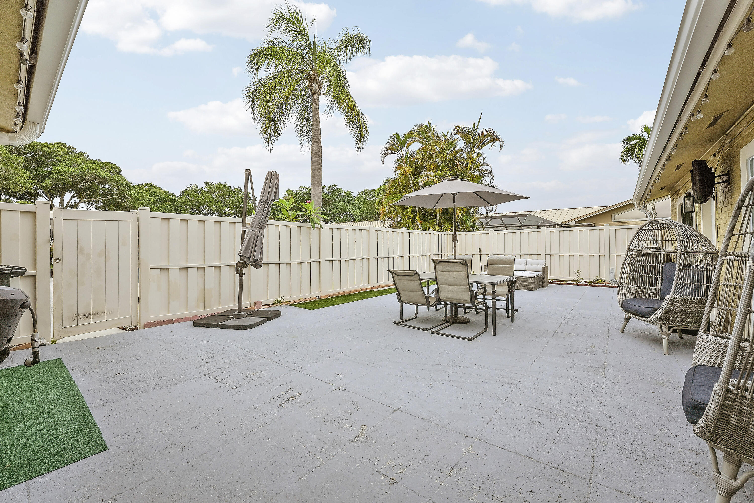 WESTWOOD GARDENS 1 - Residential Lease