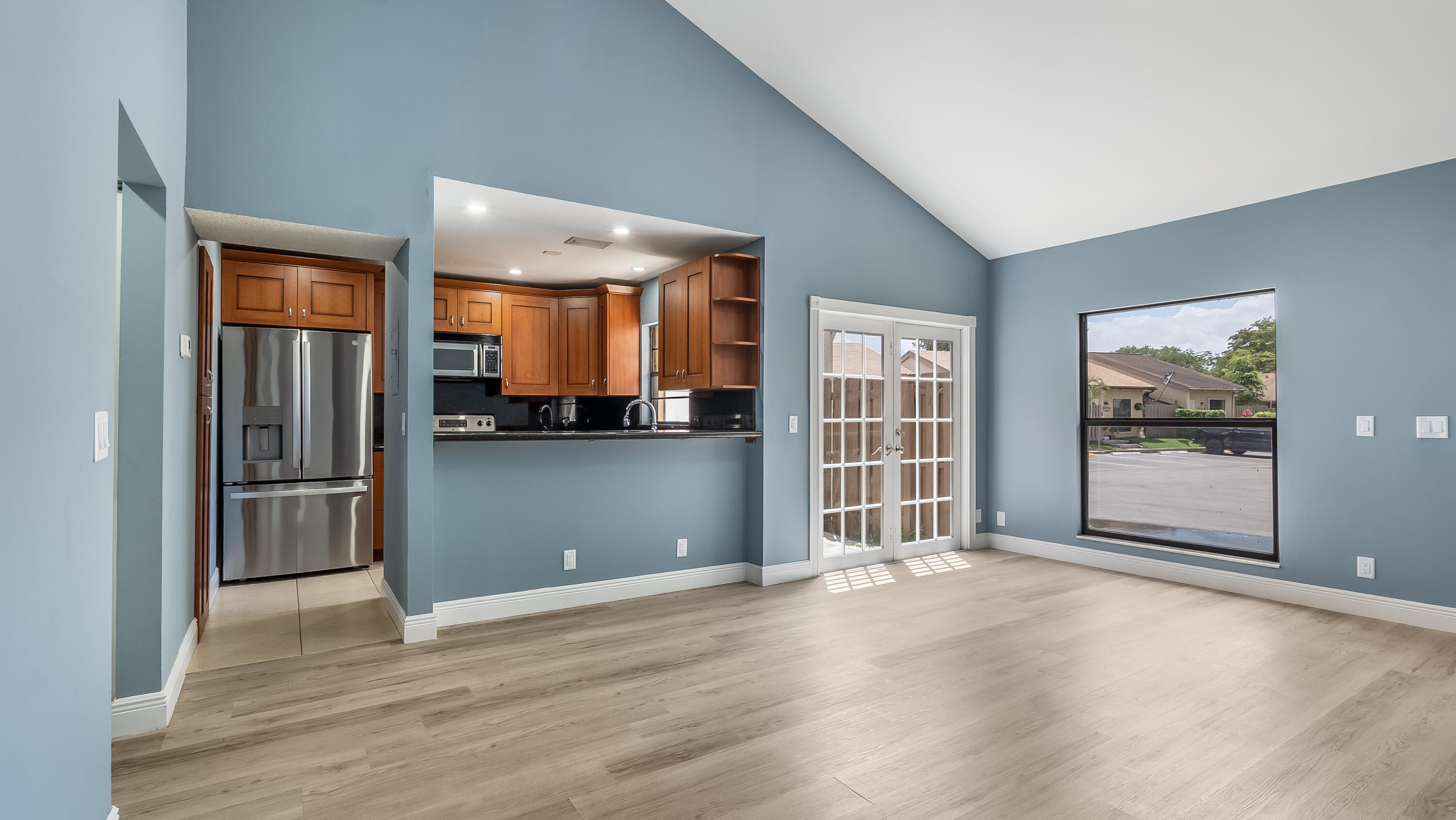 BRAND NEW ROOF! Come see this charming Davie townhome with a private fully fenced backyard and front gated porch. Features vaulted ceilings, split bedrooms, 2 full baths, and an eat-in kitchen with stainless steel appliances. Located in an all-ages community with clubhouse, pool, playground, and tennis courts. Close to highways, Nova schools, shopping, and dining. Perfect for first-time buyers or investors!