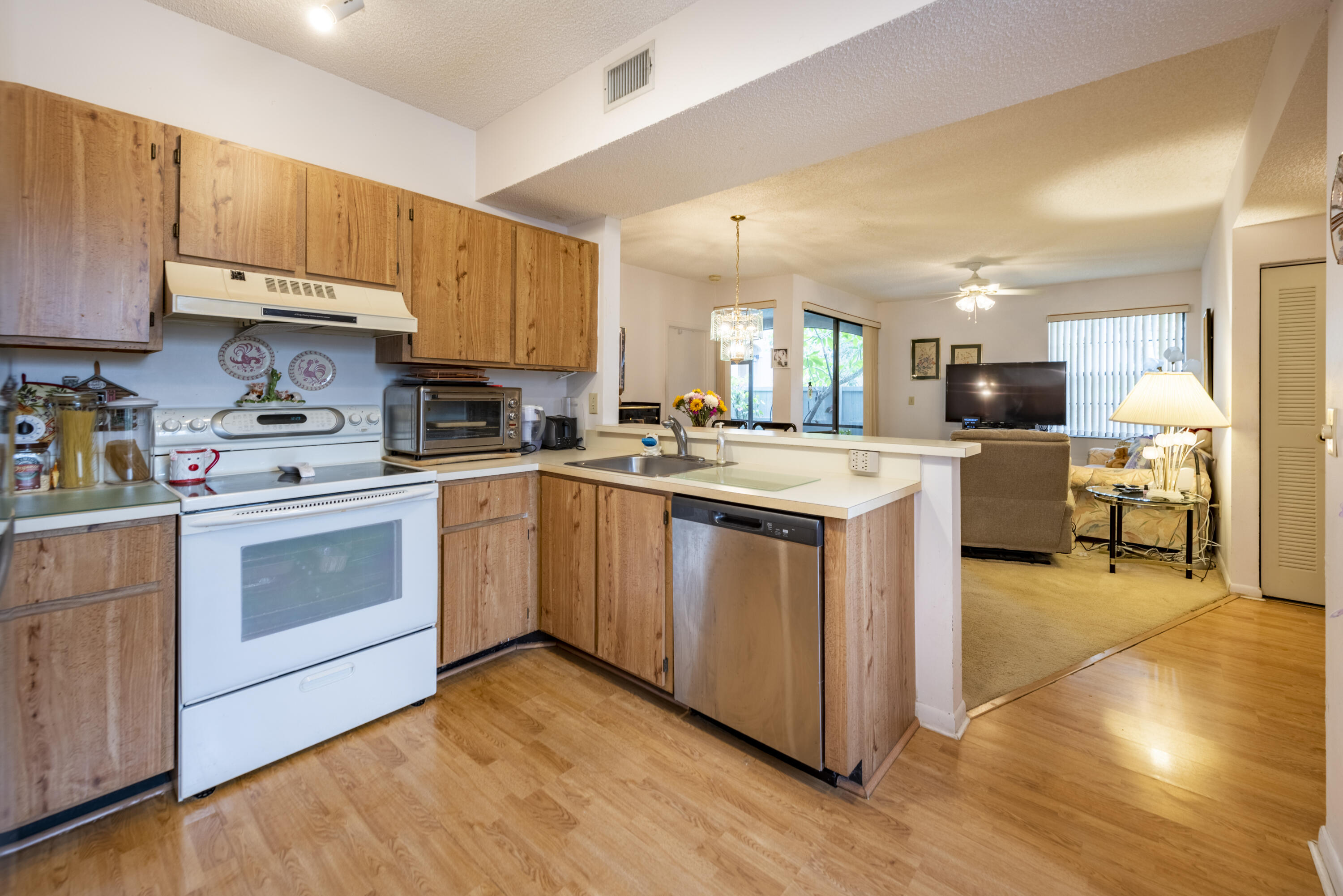 PIERPOINTE FIVE CONDO I - Residential