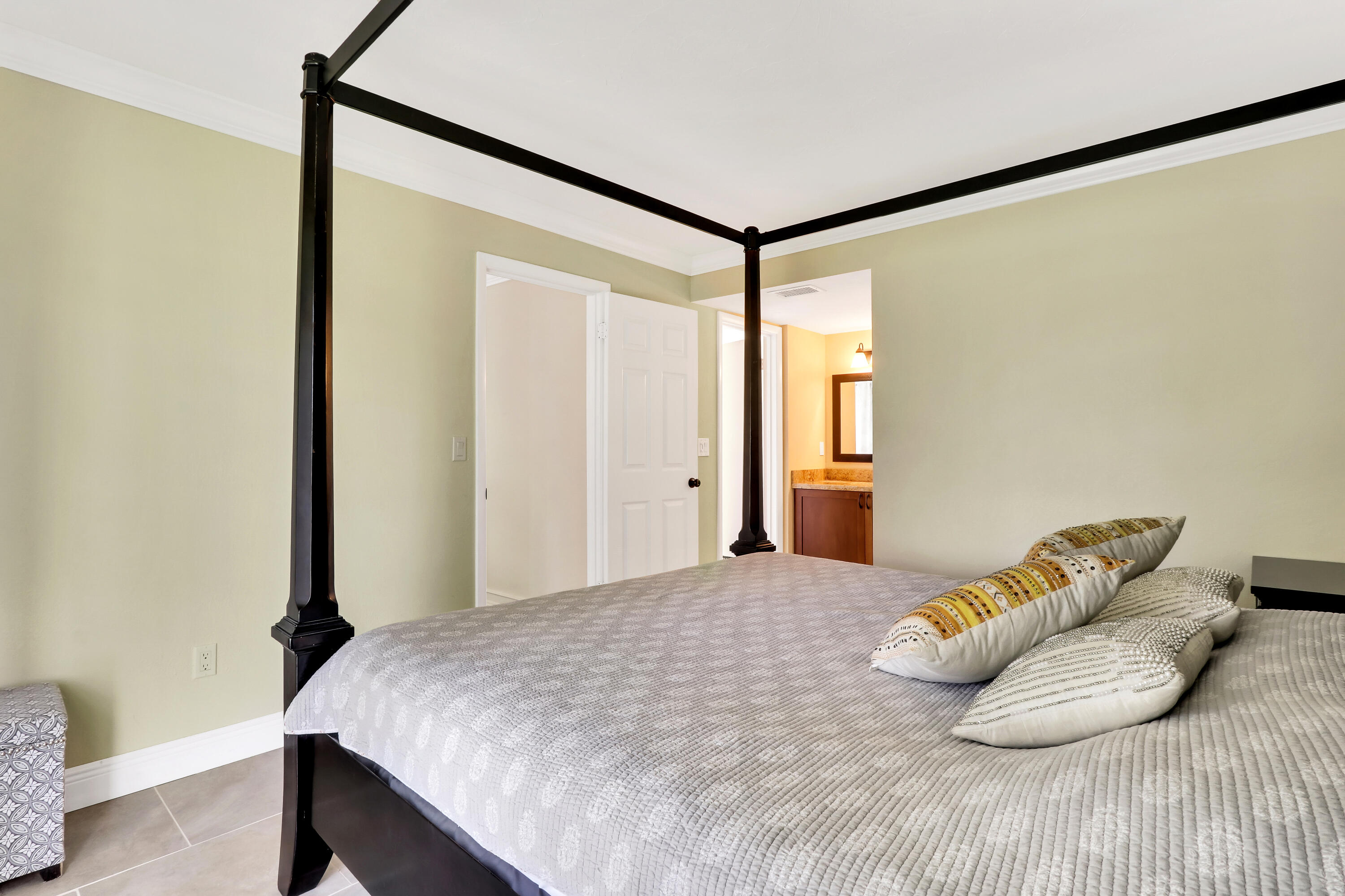 THE VILLAGE OF STUART CONDO - Residential