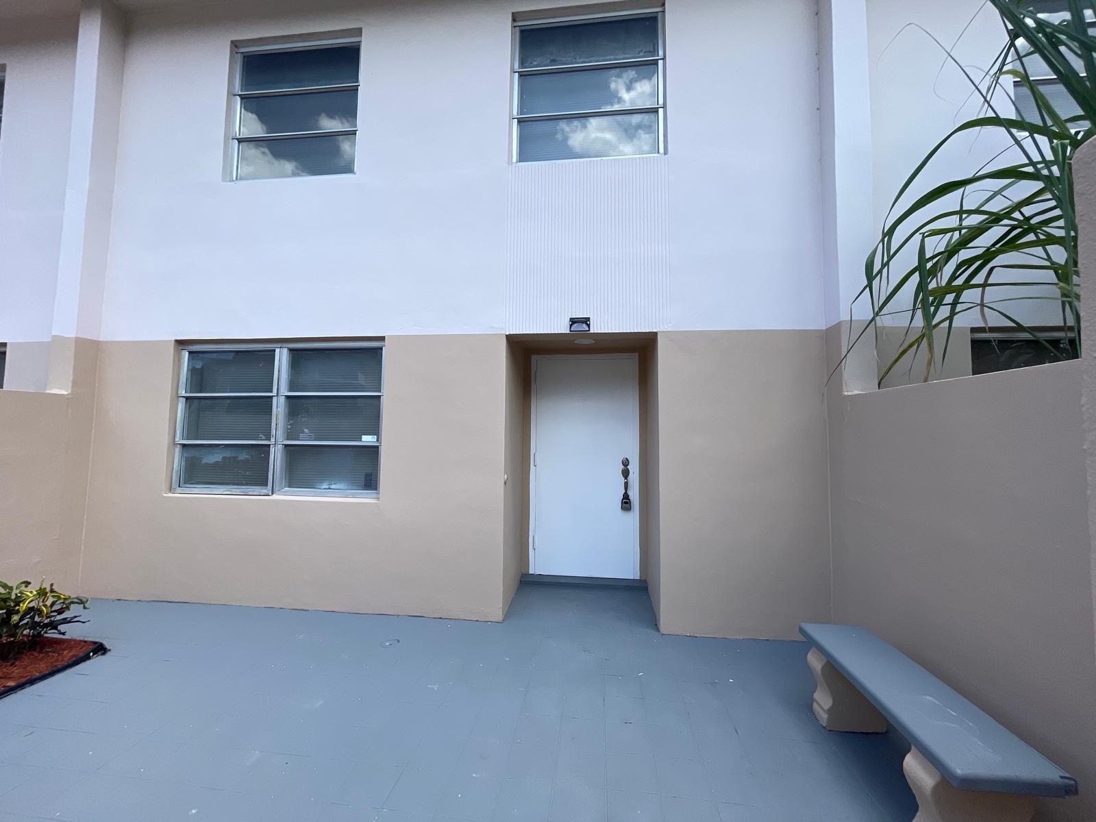 MANORS TOWNHOUSE 14-15 CONDO - Residential
