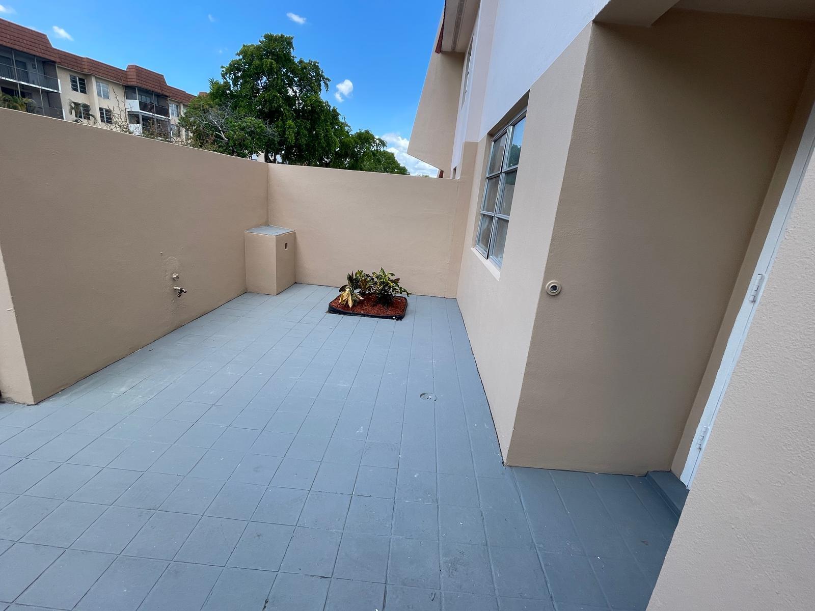 MANORS TOWNHOUSE 14-15 CONDO - Residential