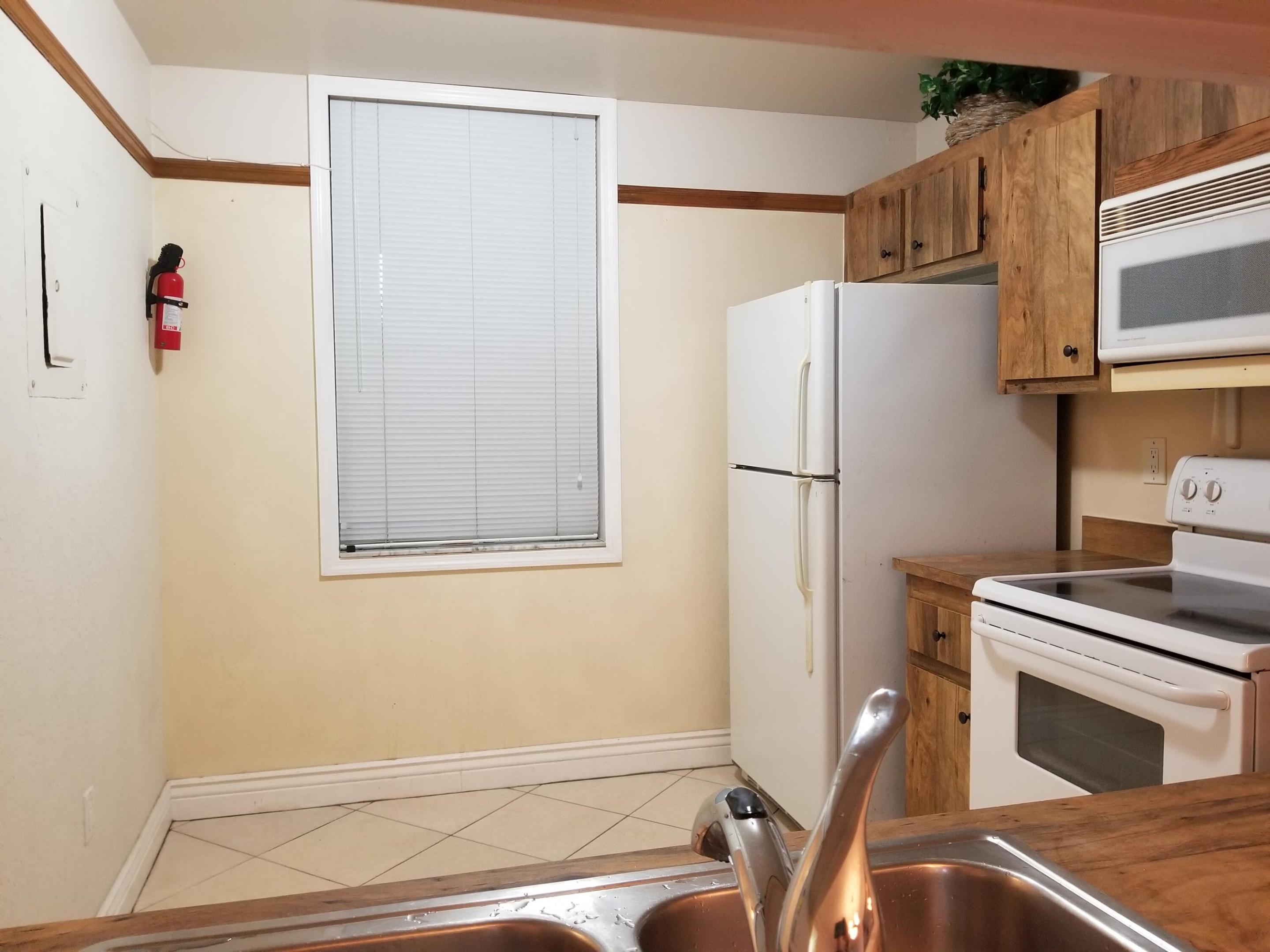 LAKES OF NEWPORT I CONDO - Residential