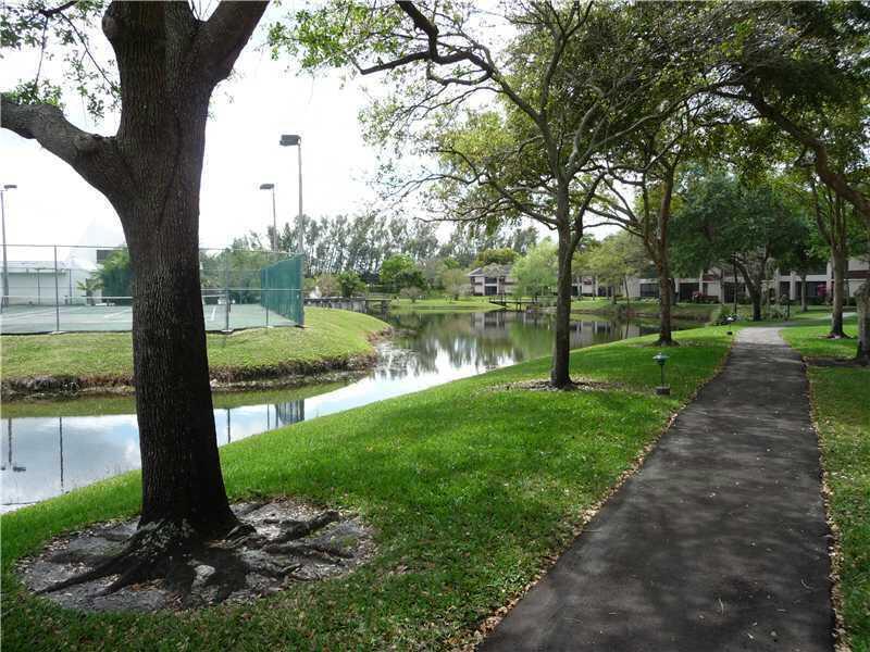 LAKES OF NEWPORT I CONDO - Residential
