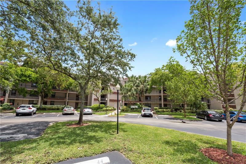 LAKES OF NEWPORT I CONDO - Residential
