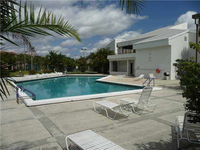 LAKES OF NEWPORT I CONDO - Residential