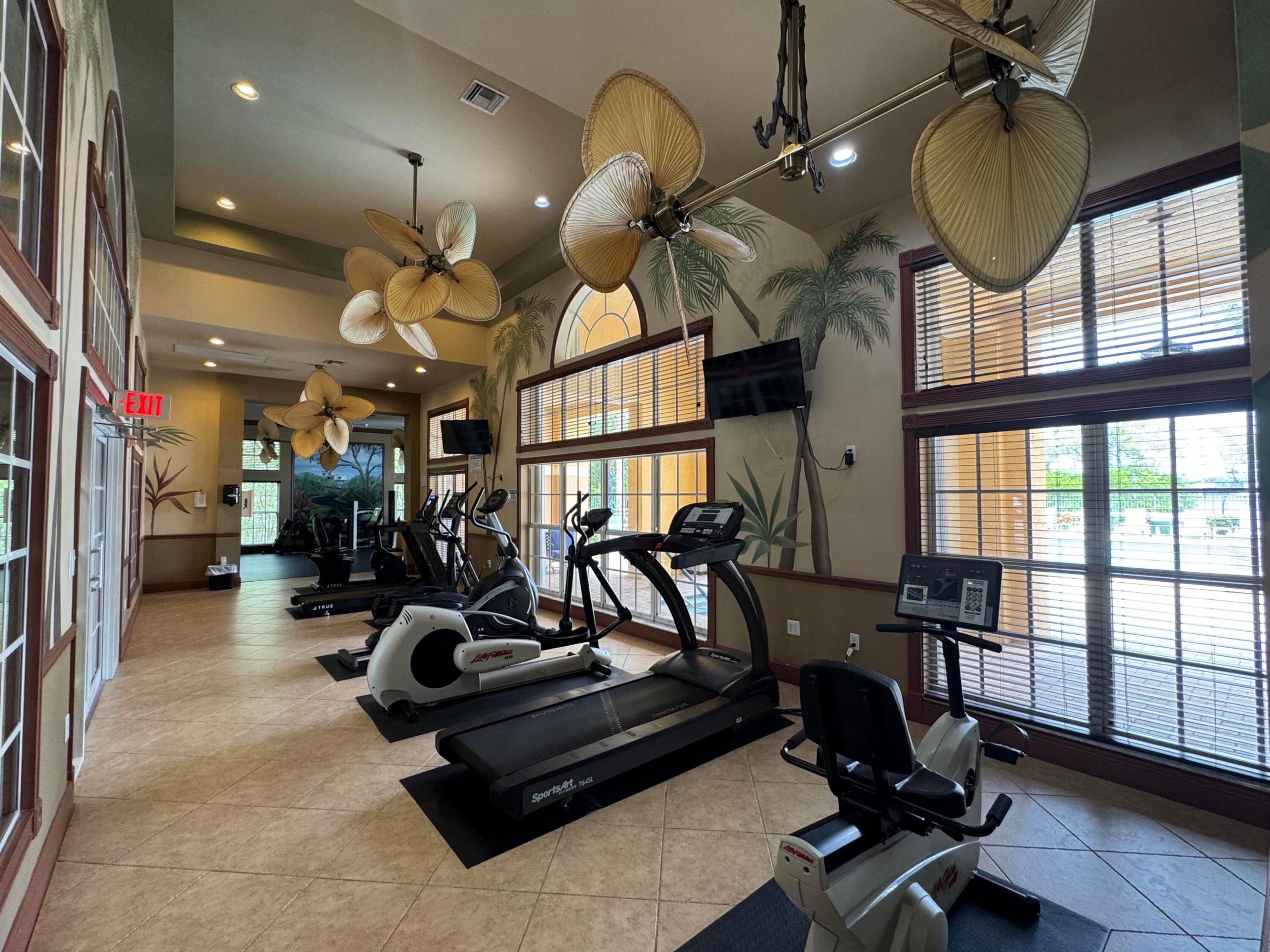 HYPOLUXOS MARINERS CAY CONDO - Residential