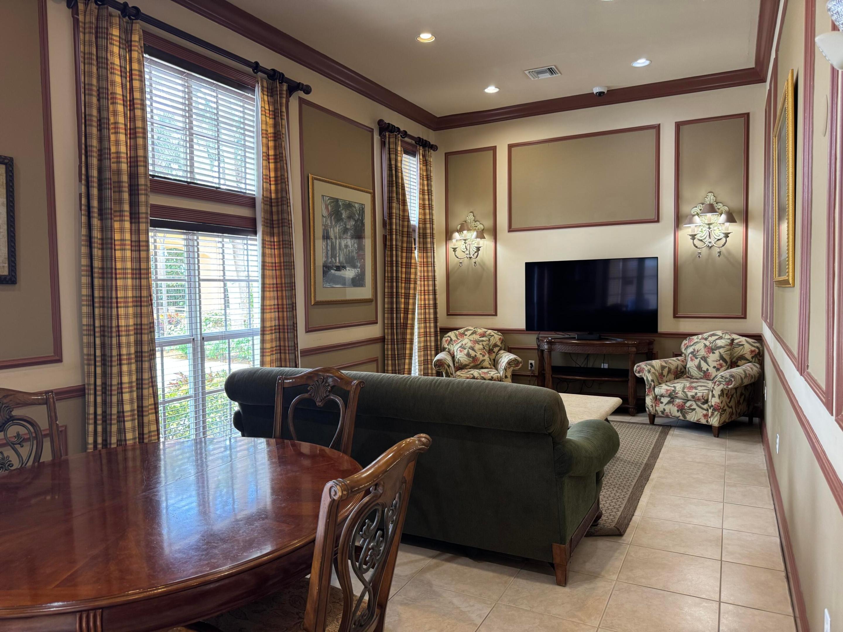 HYPOLUXOS MARINERS CAY CONDO - Residential