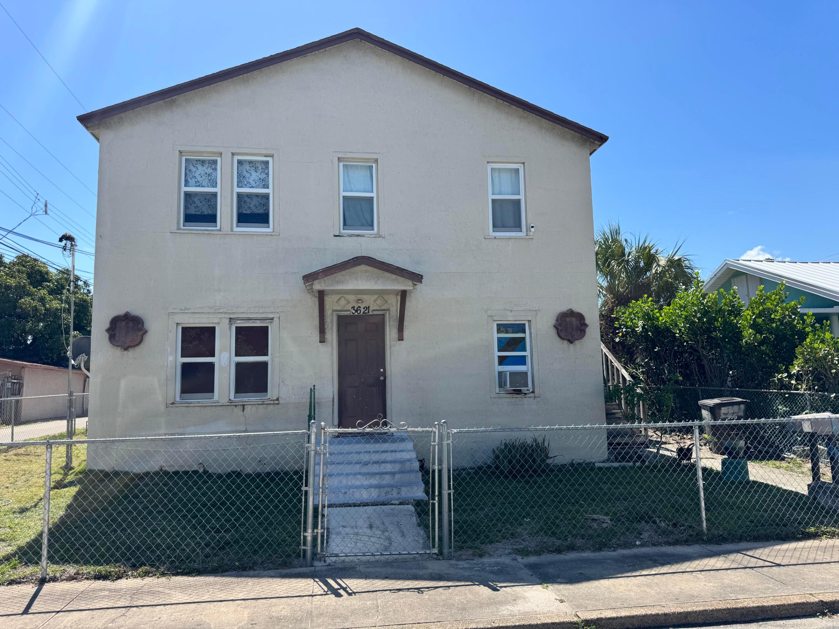 *****INVESTORS LOOK AT THE CAP RATE *******EXCELLENT INVESTMENT OPPORTUNITY IN GROWING AREA,THIS LISTING CONSISTS OF A 3 BEDROOM 1 BATH HOUSE, A 1 BEDROOM EFF / MOTHER INLAW , AND 2 (2) BEDROOMS 1 BATH EACH , SEPARATE BUILDING ,CENTRALLY LOCATED JUST A FEW BLKS FROM INTERCOASTAL,CLOSE TO I-95,SCHOOLS,PARKS,TWO SEPARATE BLDS,ON AN OVERSIZED LOT.POTENTIAL LAUNDRY ROOM,POSSIBLE COIN LAUNDRY FOR EXTRA INCOME, OR TEAR DOWN AND BUILD 2 TOWNHOMES,POSSIBLY 3 WITH PERMISSION,ETC..