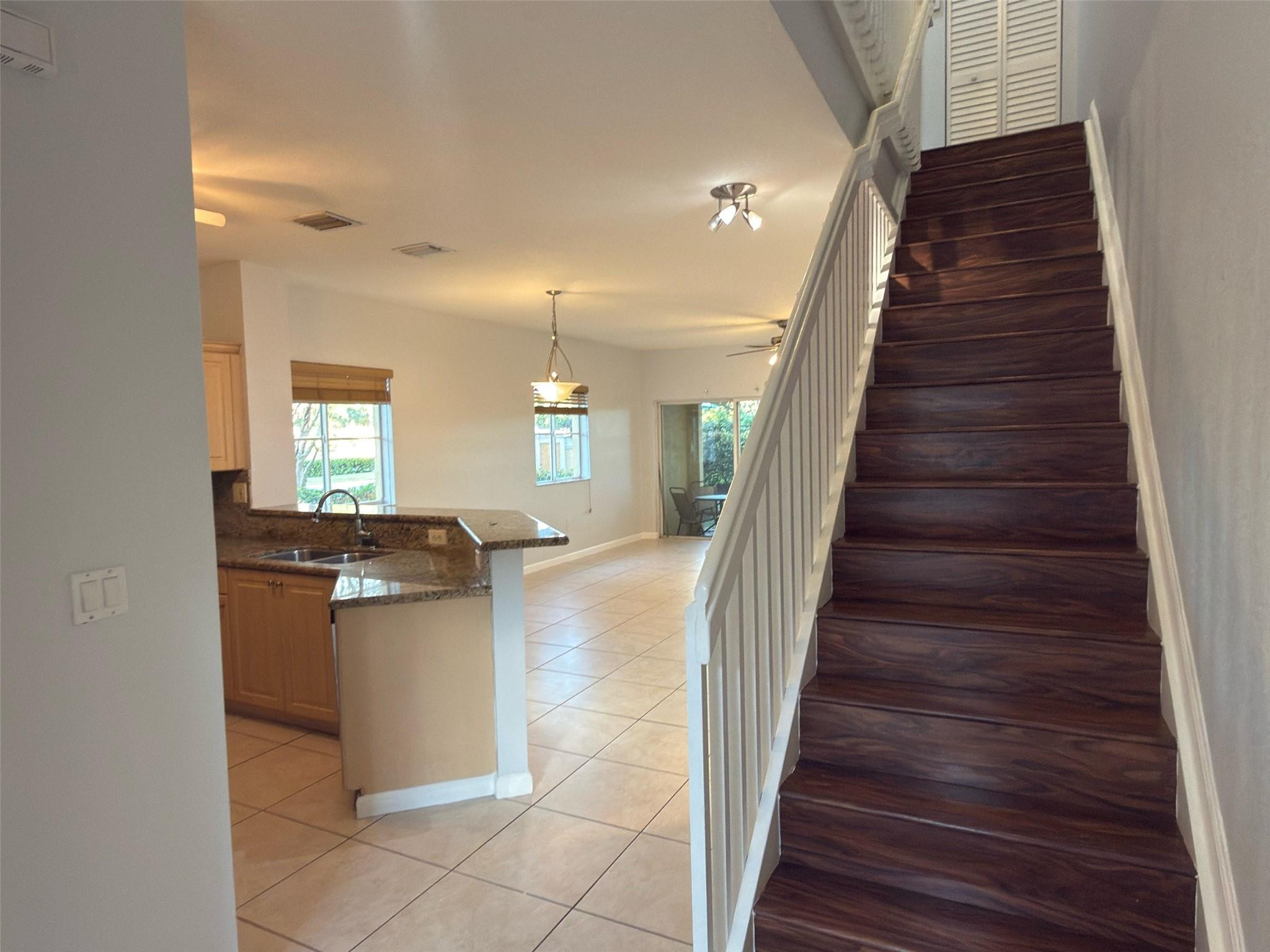 SANTA MONICA - Residential Lease