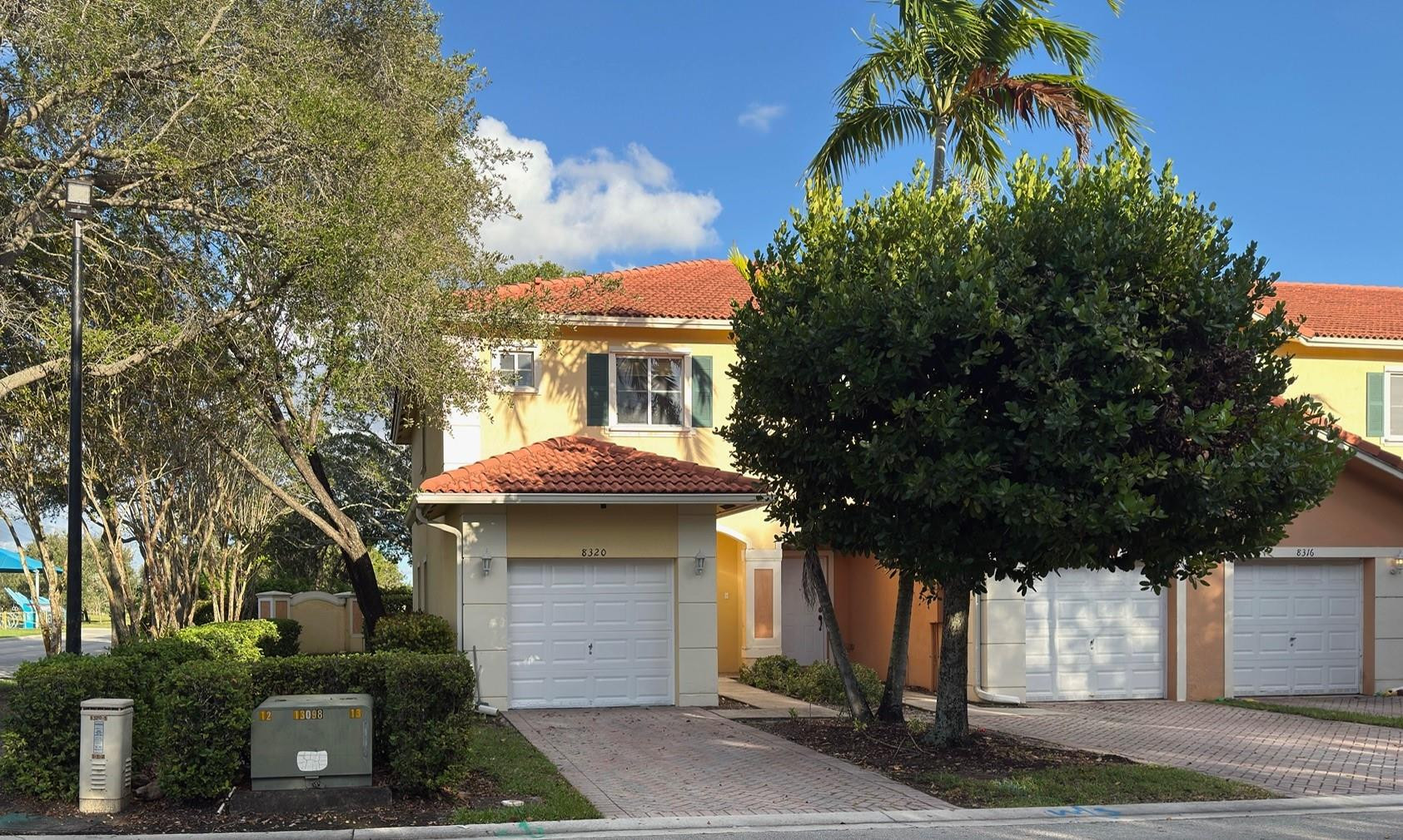 IMMACULATE 2 STORY CORNER UNIT TOWNHOUSE,3/2.5, WITH GARAGE, ALL TILED DOWNSTAIRS WITH HALF BATHROOM DOWNSTAIRS, ALL BEDROOMS UPSTAIRS WITH LAMINATED FLOORING UPSTAIRS, 1-car garage, WASHER AND DRYER IN THE GARAGE, COMMUNITY POOL AND neighborhood park and WALKING TRAILS ACROSS THE STREET, GREAT SCHOOLS, PUBLIX AND SHOPPING NEARBY, CLOSE TO the SAWGRASS Expressway. *** HOA APPROVAL REQUIRED WITH INCOME AND CREDIT DOCUMENTATION NEEDED***