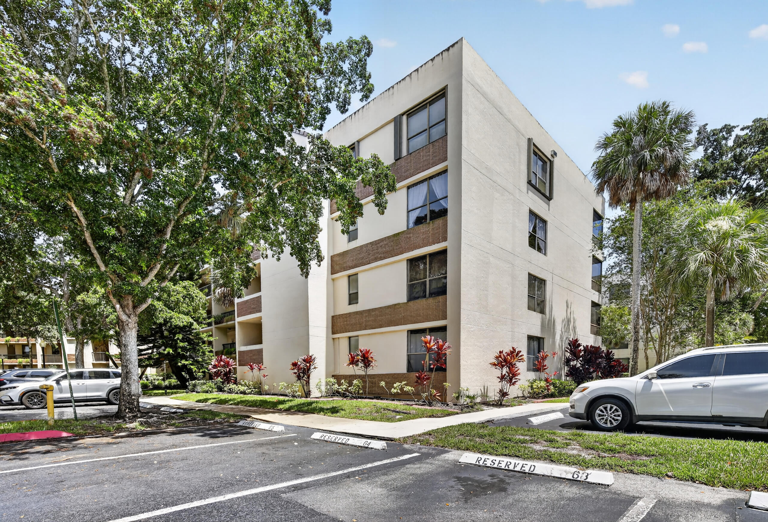 LAKES OF NEWPORT I CONDO - Residential