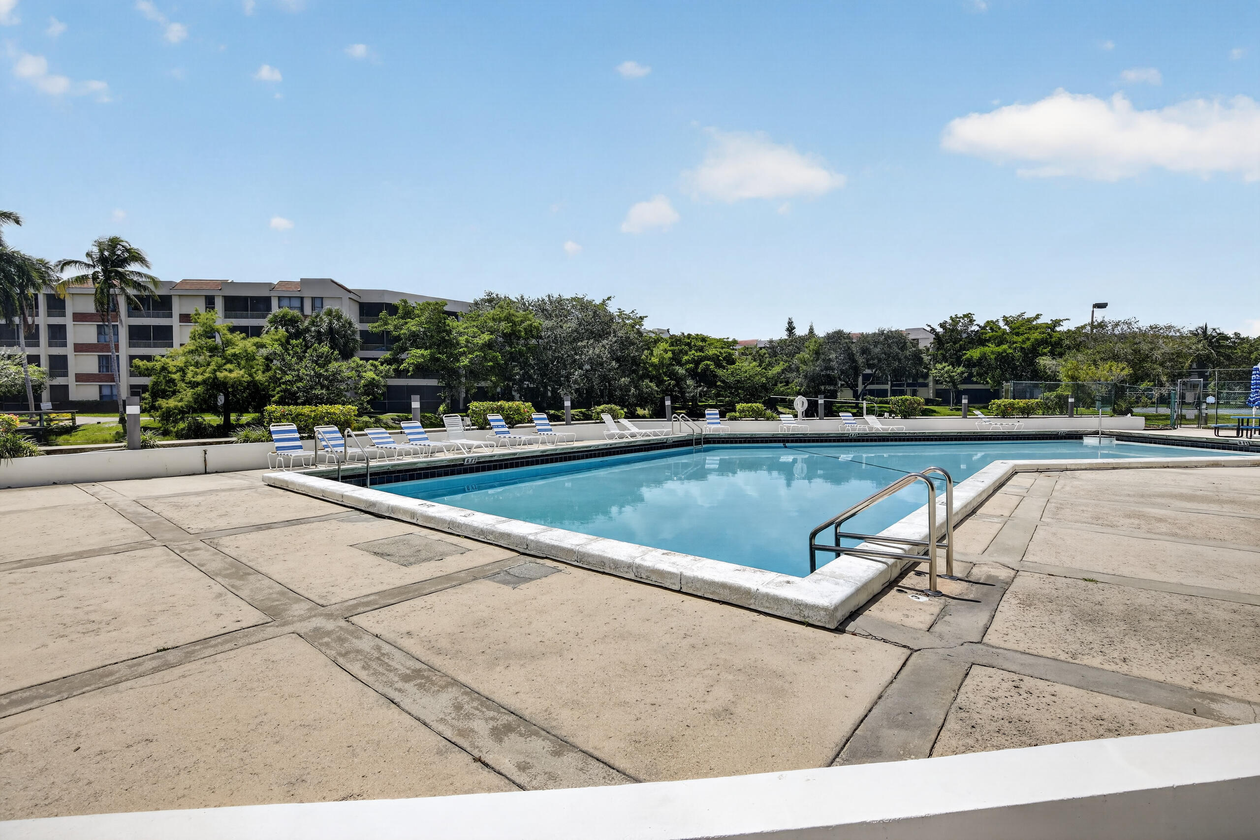 LAKES OF NEWPORT I CONDO - Residential