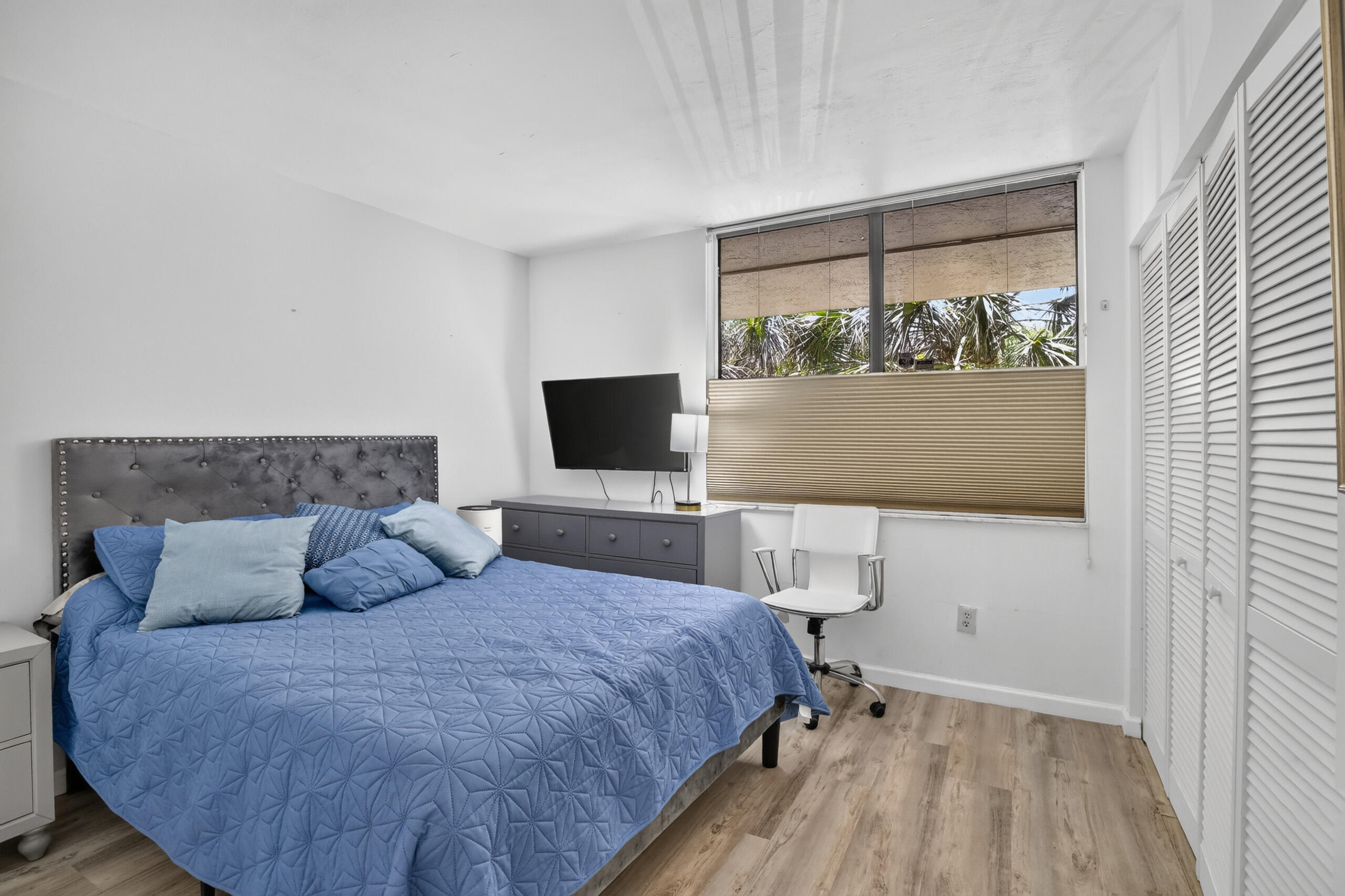 LAKES OF NEWPORT I CONDO - Residential