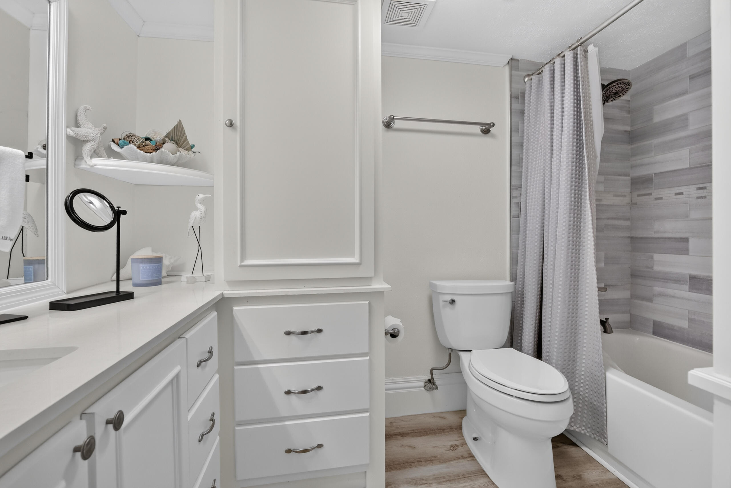 LAKES OF NEWPORT I CONDO - Residential