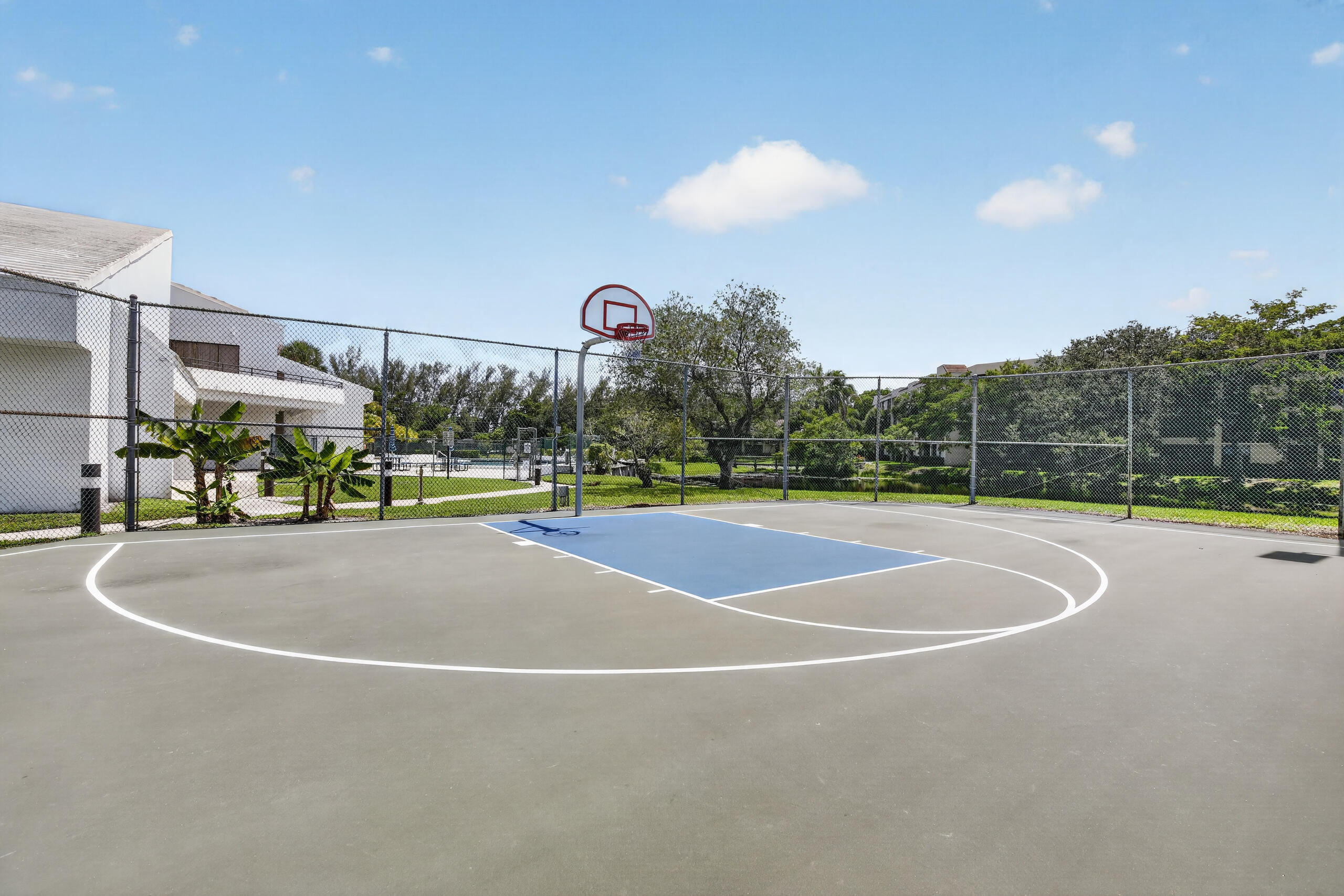LAKES OF NEWPORT I CONDO - Residential
