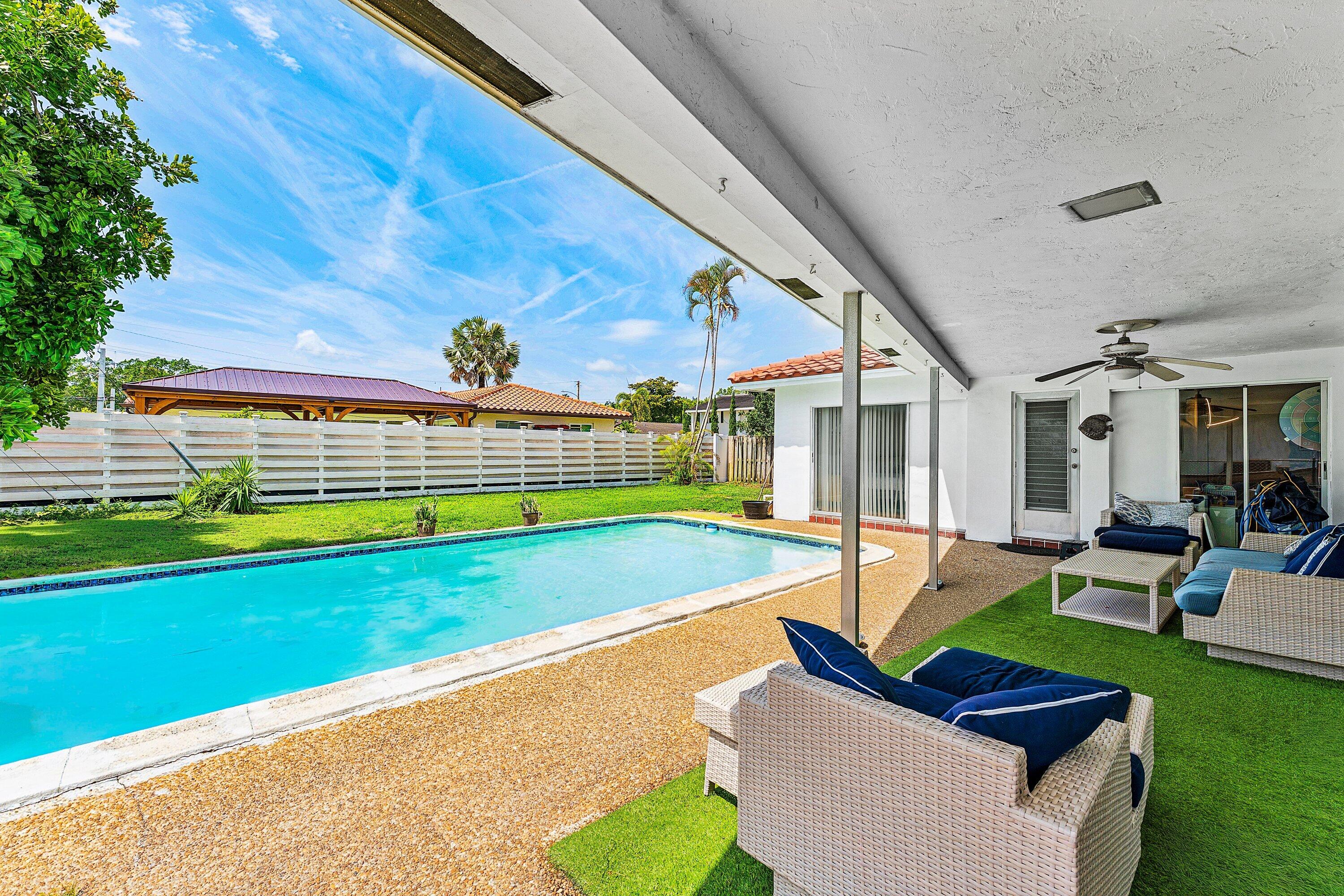 UNIVERSITY PARK COUNTRY CLUB ESTS IN - Residential Lease
