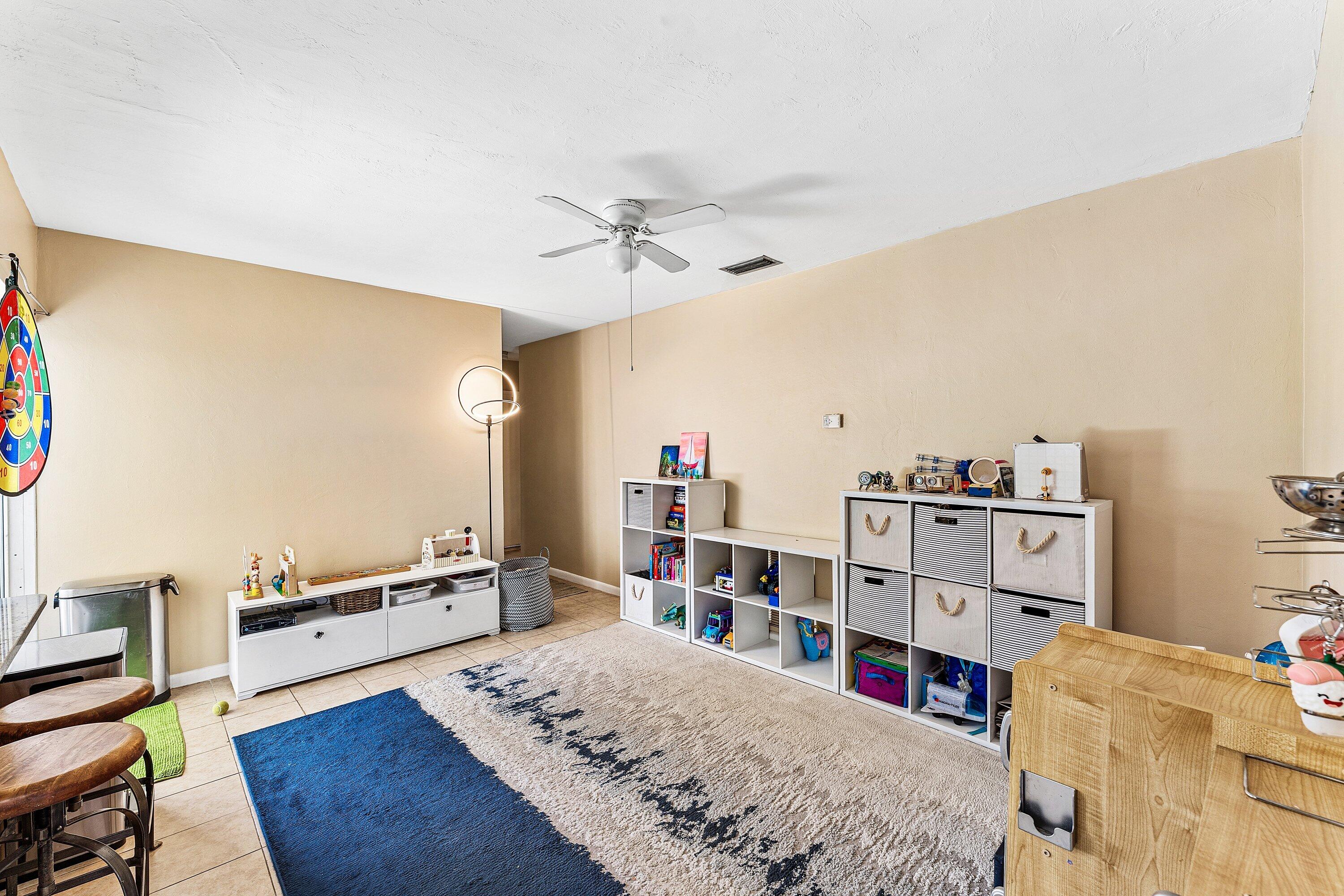 UNIVERSITY PARK COUNTRY CLUB ESTS IN - Residential Lease
