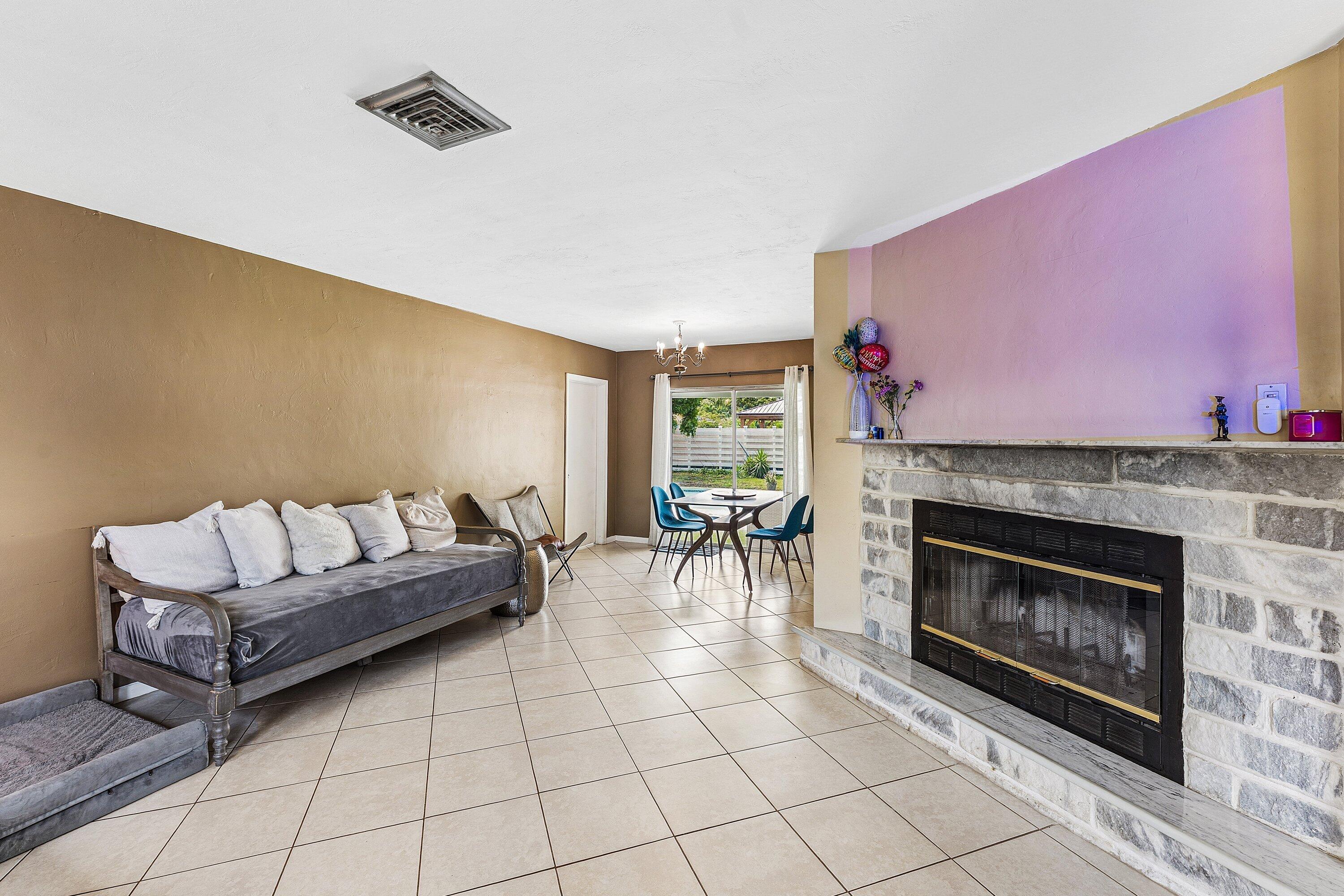 UNIVERSITY PARK COUNTRY CLUB ESTS IN - Residential Lease