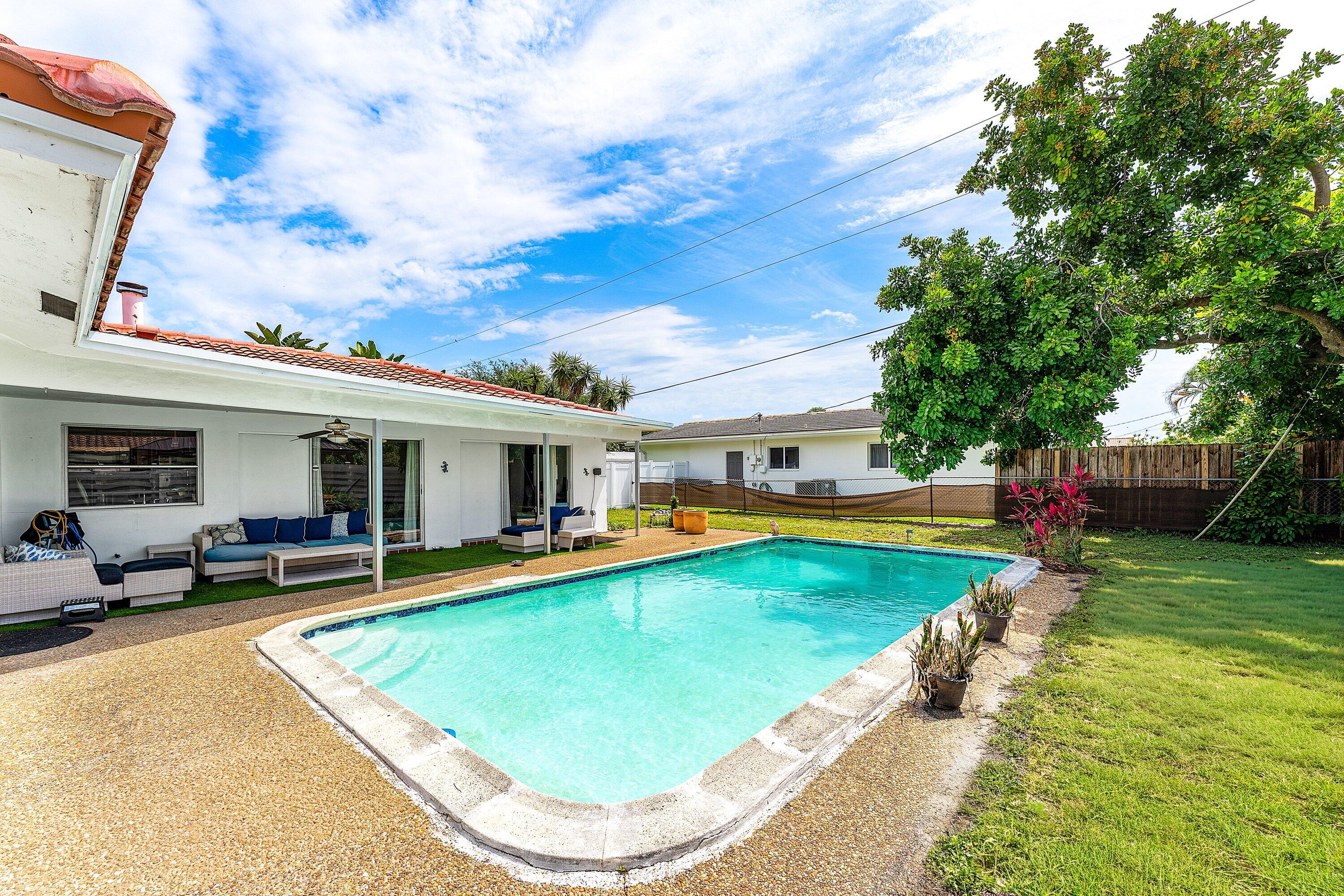 UNIVERSITY PARK COUNTRY CLUB ESTS IN - Residential Lease