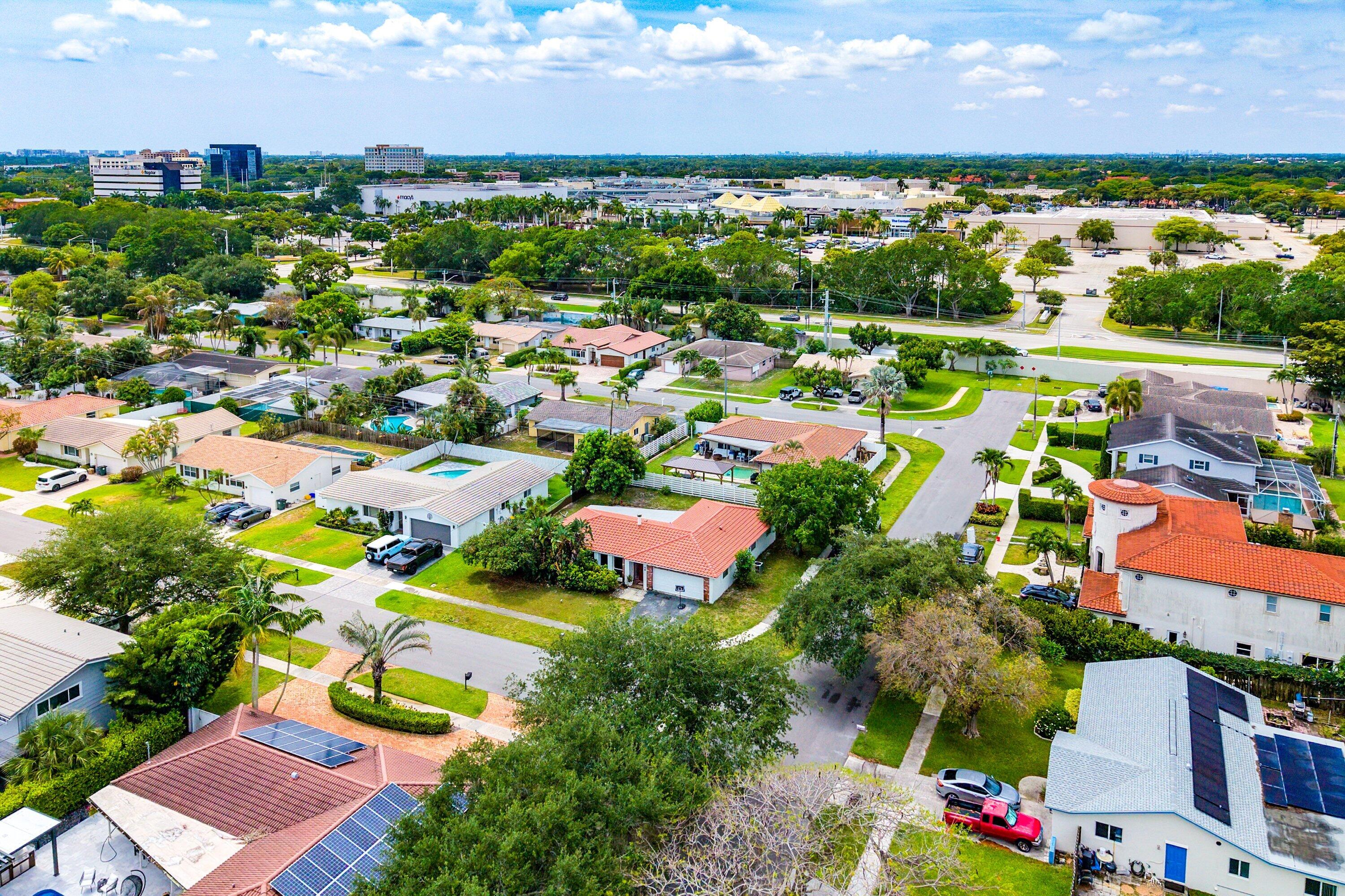 UNIVERSITY PARK COUNTRY CLUB ESTS IN - Residential Lease