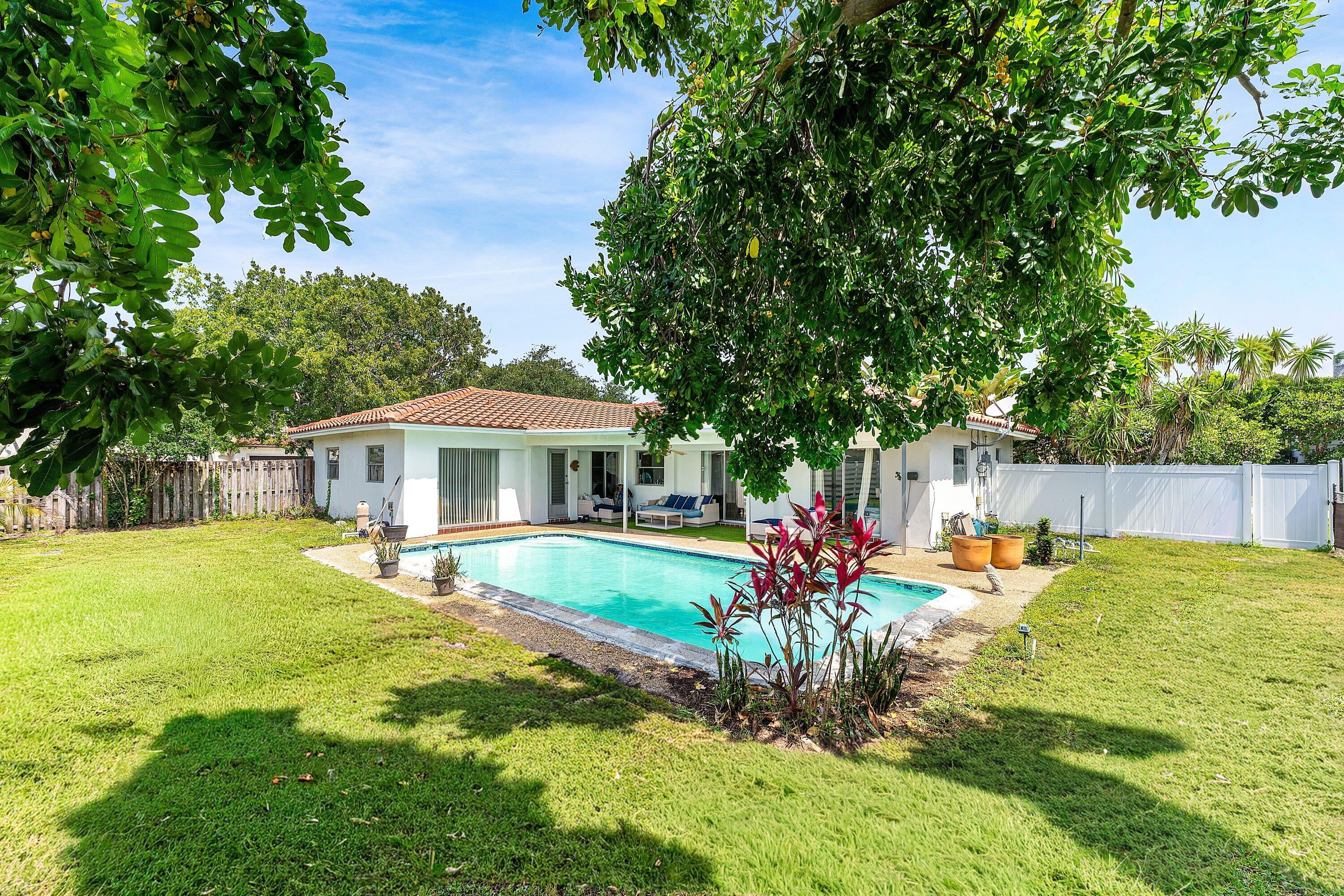 UNIVERSITY PARK COUNTRY CLUB ESTS IN - Residential Lease