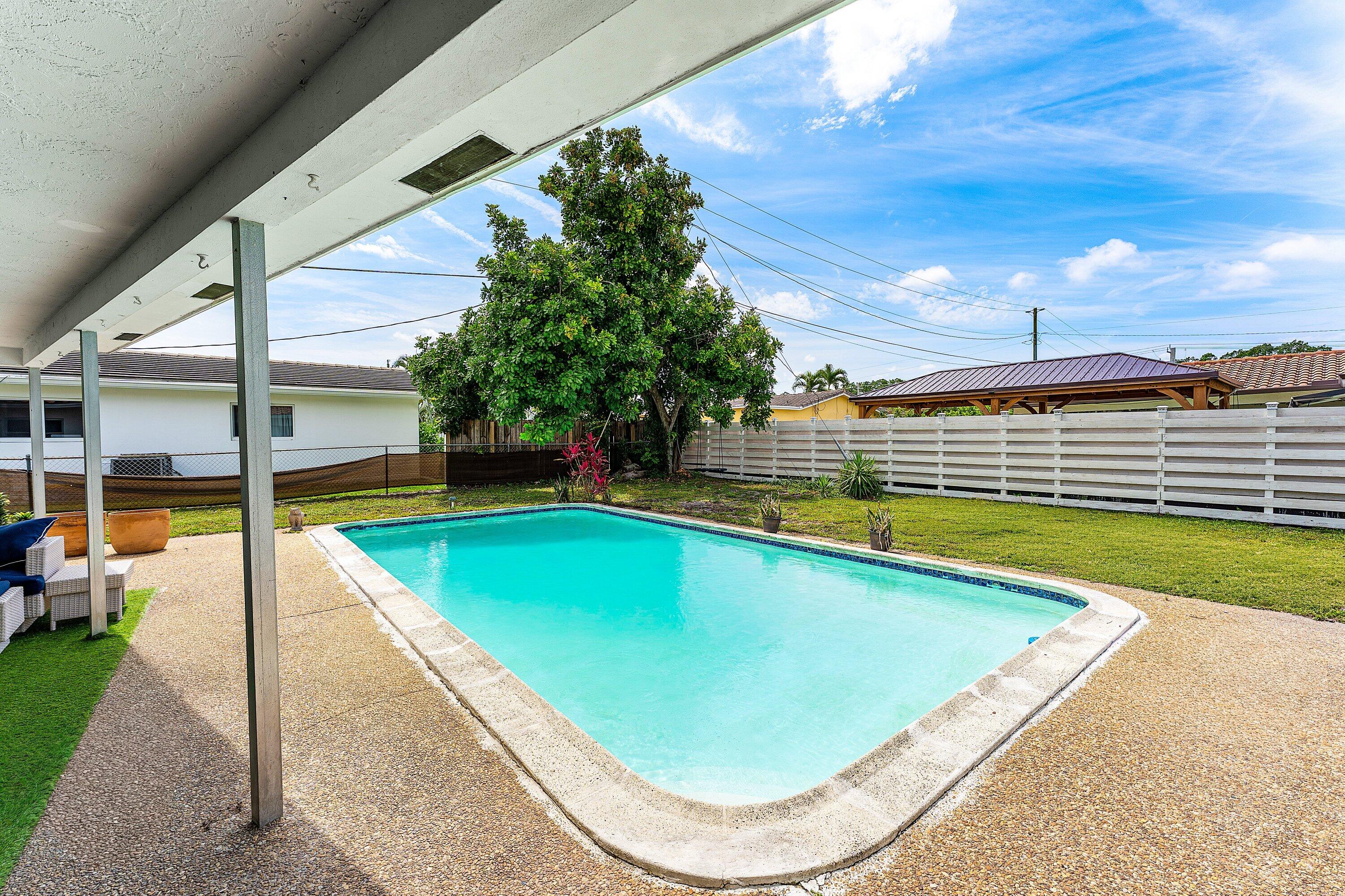 UNIVERSITY PARK COUNTRY CLUB ESTS IN - Residential Lease
