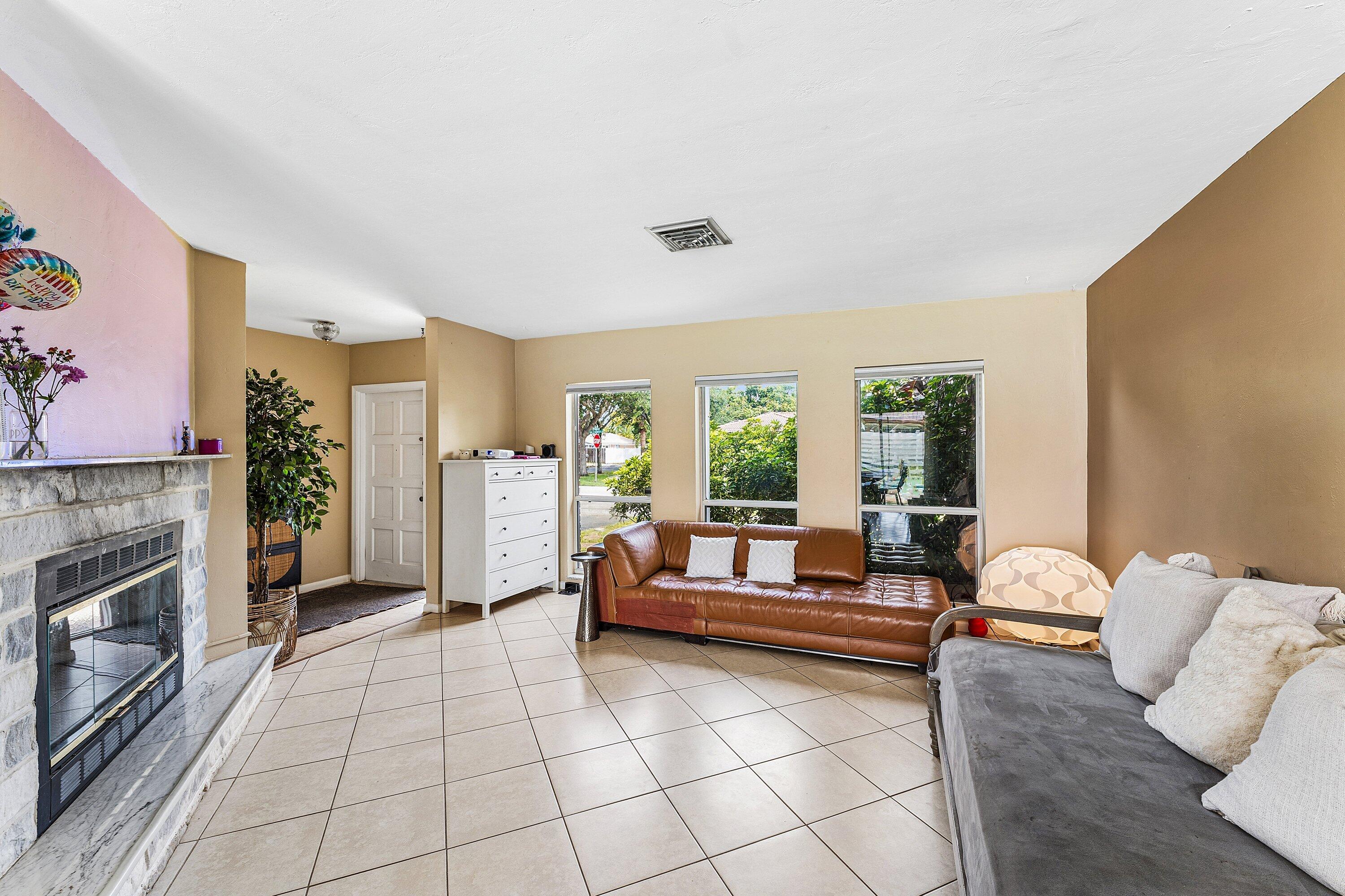 UNIVERSITY PARK COUNTRY CLUB ESTS IN - Residential Lease