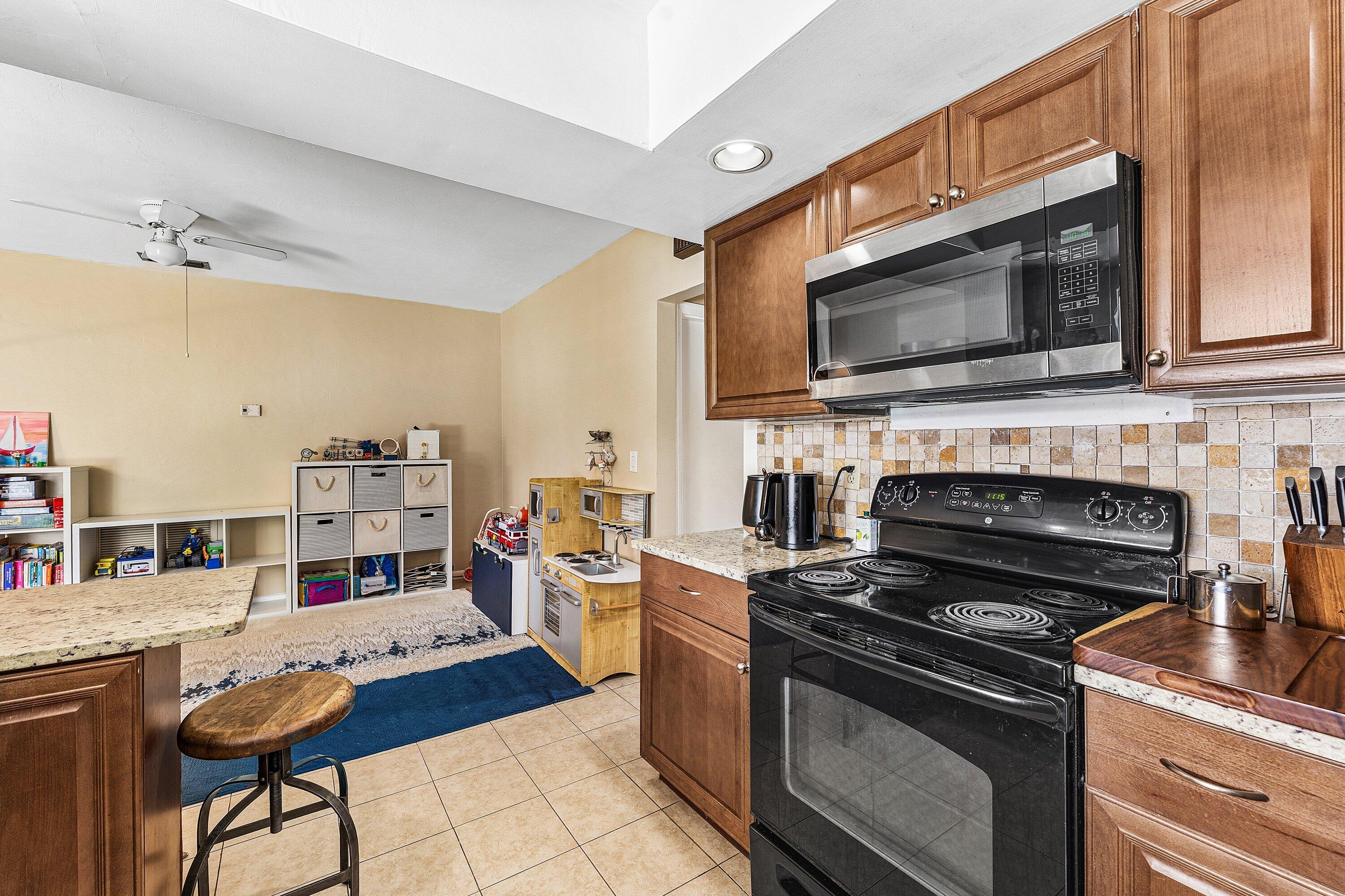UNIVERSITY PARK COUNTRY CLUB ESTS IN - Residential Lease