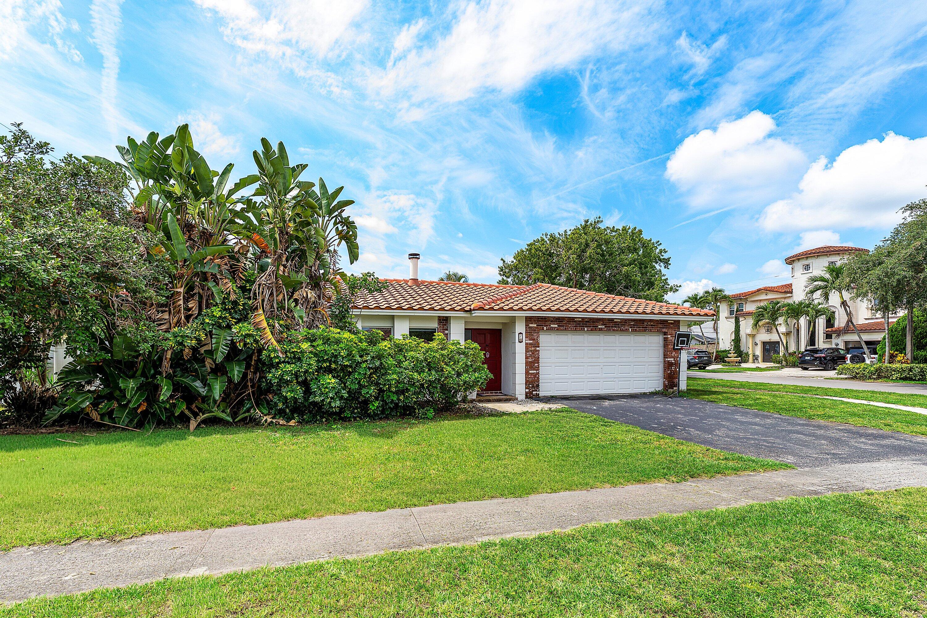 UNIVERSITY PARK COUNTRY CLUB ESTS IN - Residential Lease