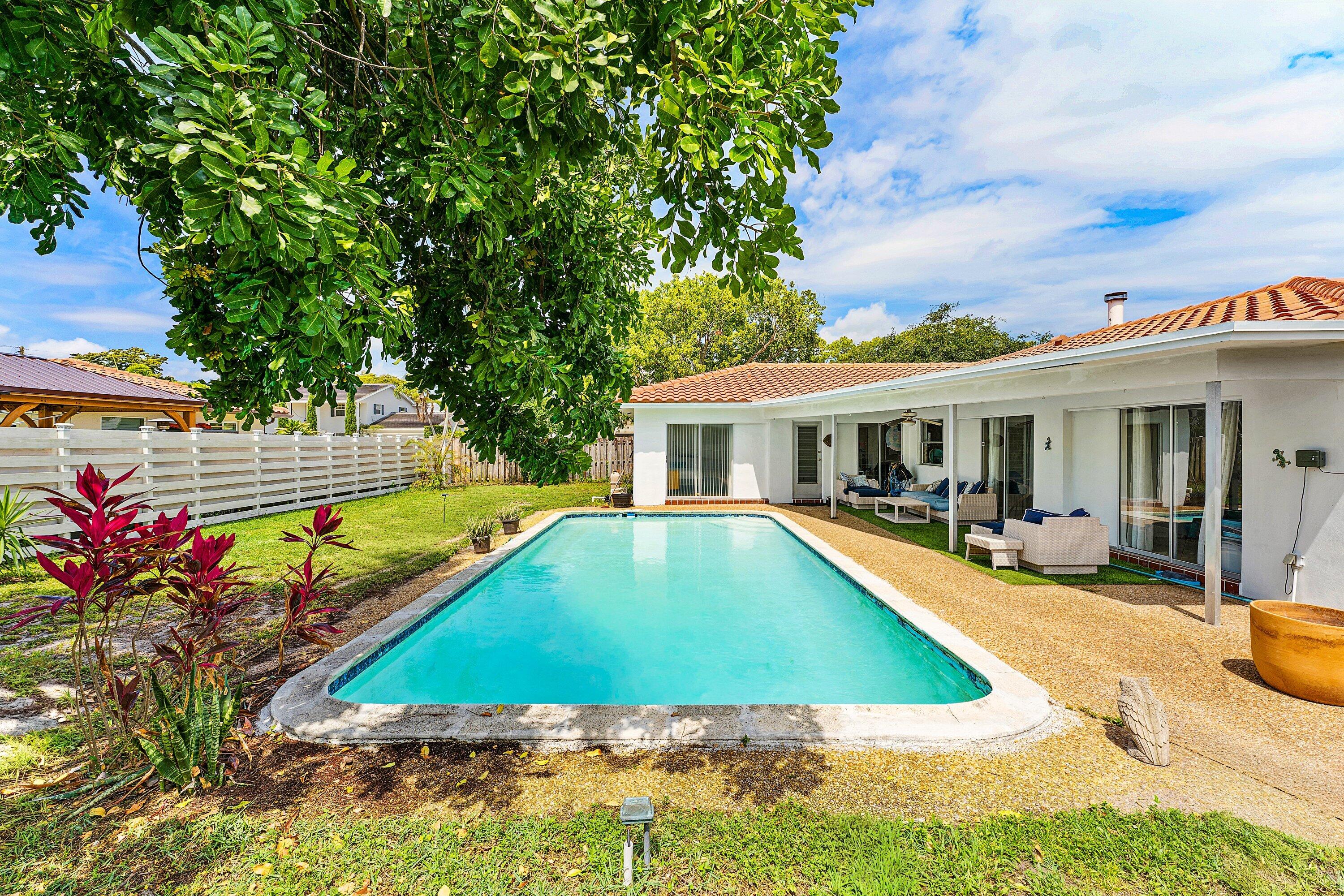 UNIVERSITY PARK COUNTRY CLUB ESTS IN - Residential Lease