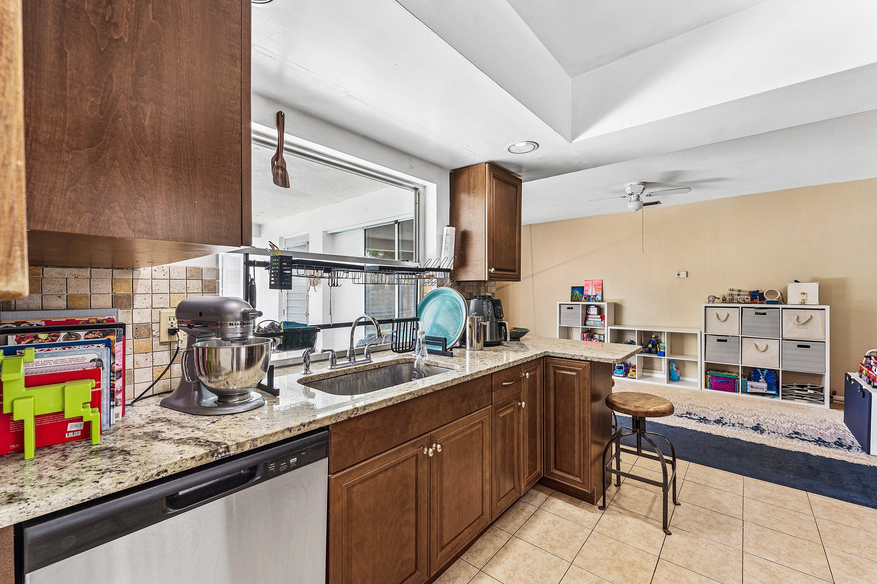 UNIVERSITY PARK COUNTRY CLUB ESTS IN - Residential Lease