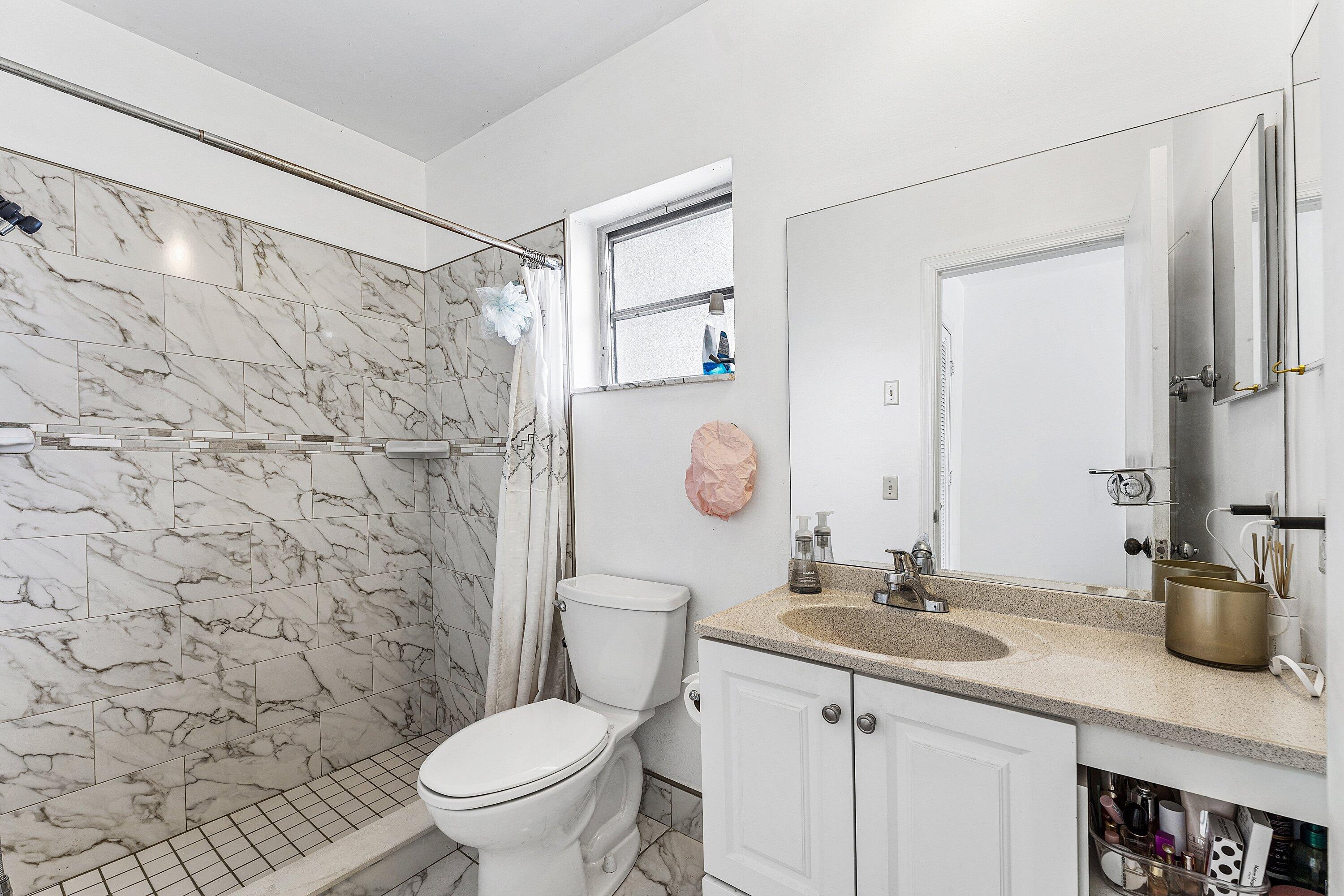 UNIVERSITY PARK COUNTRY CLUB ESTS IN - Residential Lease