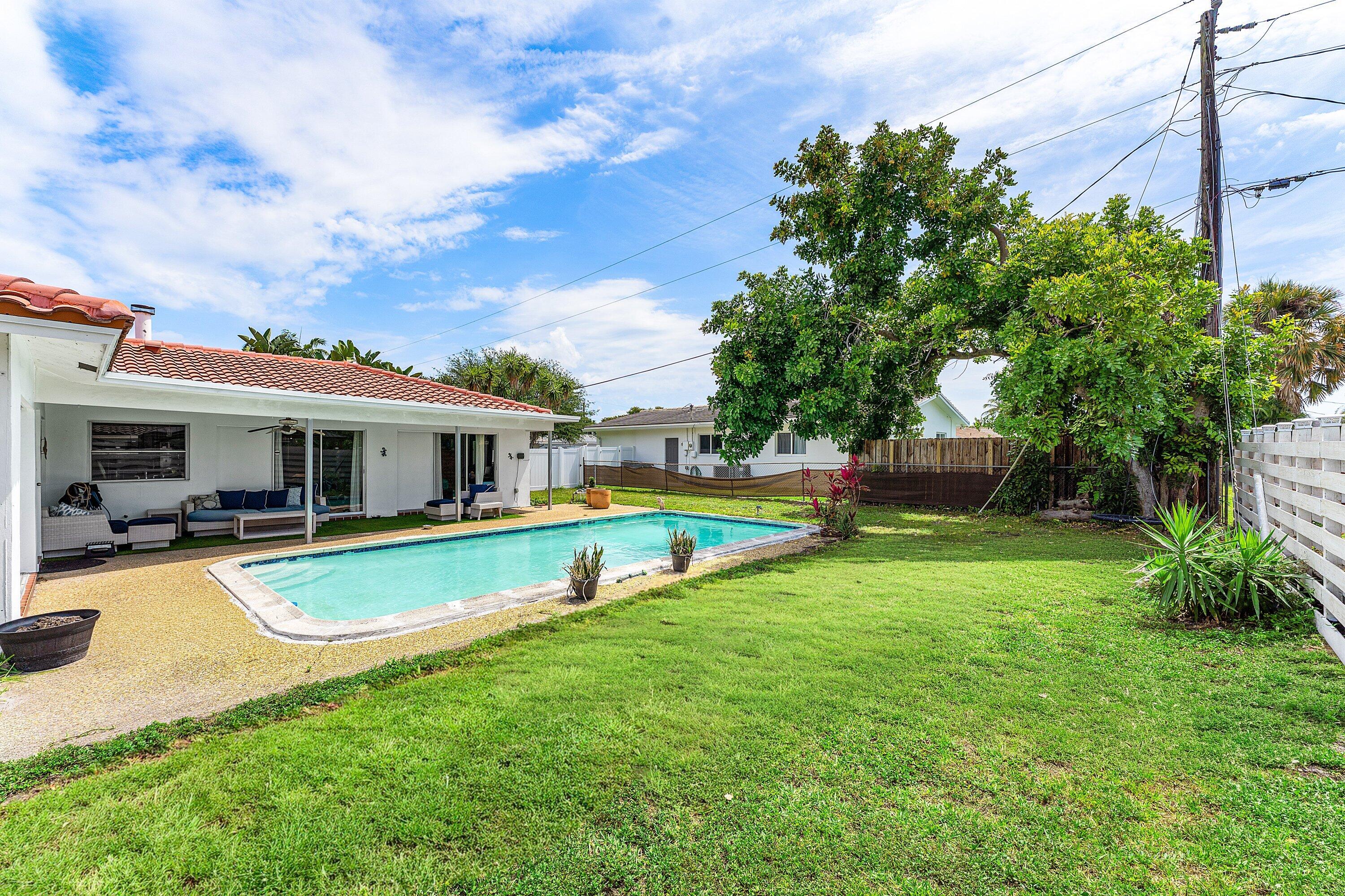UNIVERSITY PARK COUNTRY CLUB ESTS IN - Residential Lease