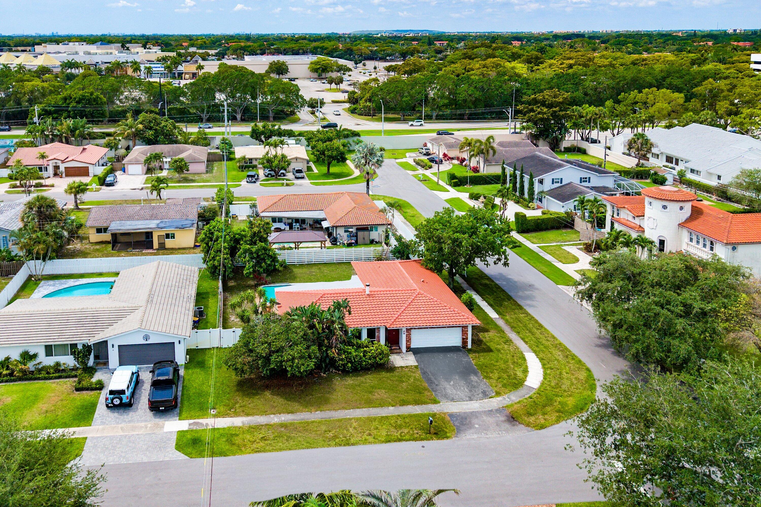UNIVERSITY PARK COUNTRY CLUB ESTS IN - Residential Lease