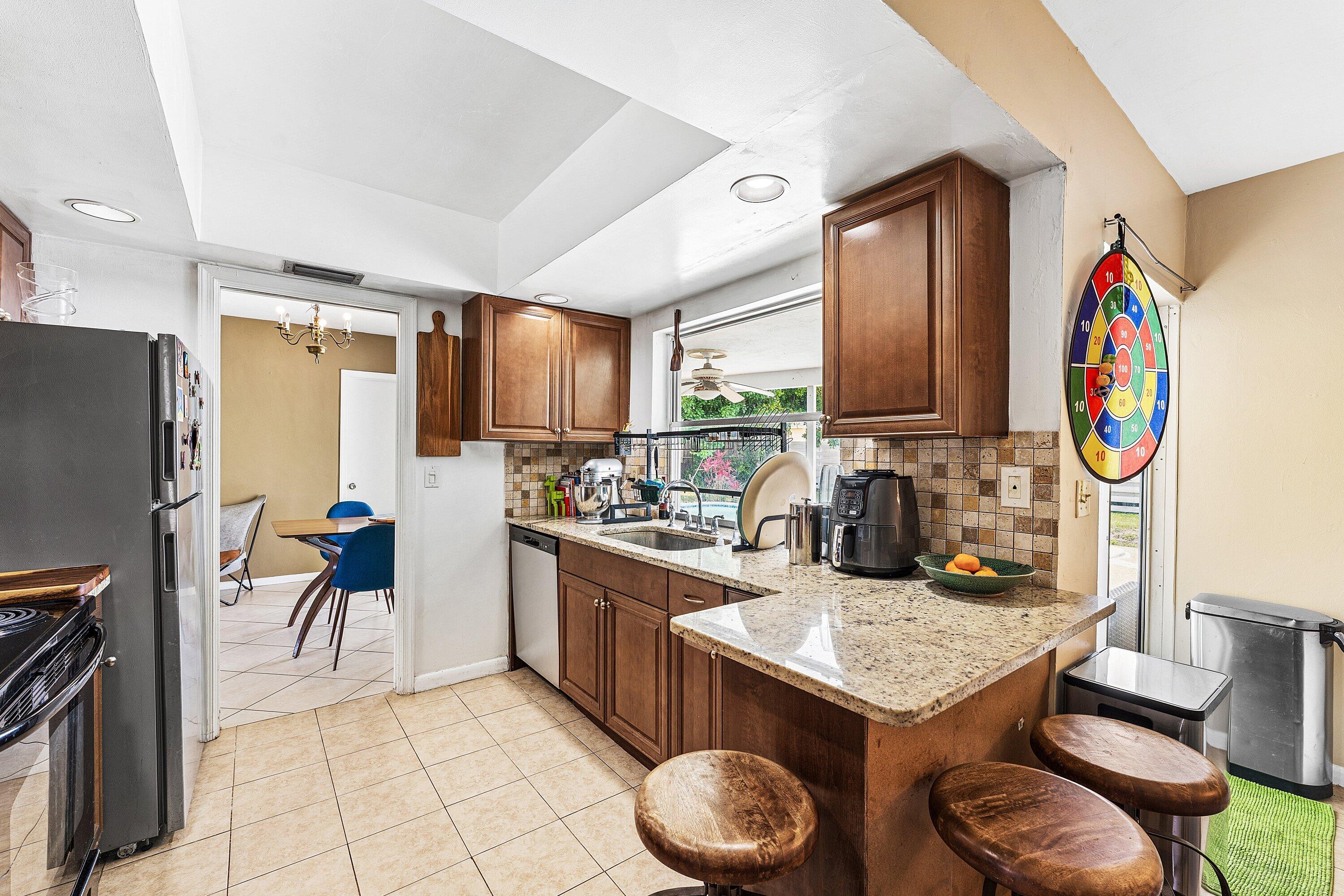UNIVERSITY PARK COUNTRY CLUB ESTS IN - Residential Lease