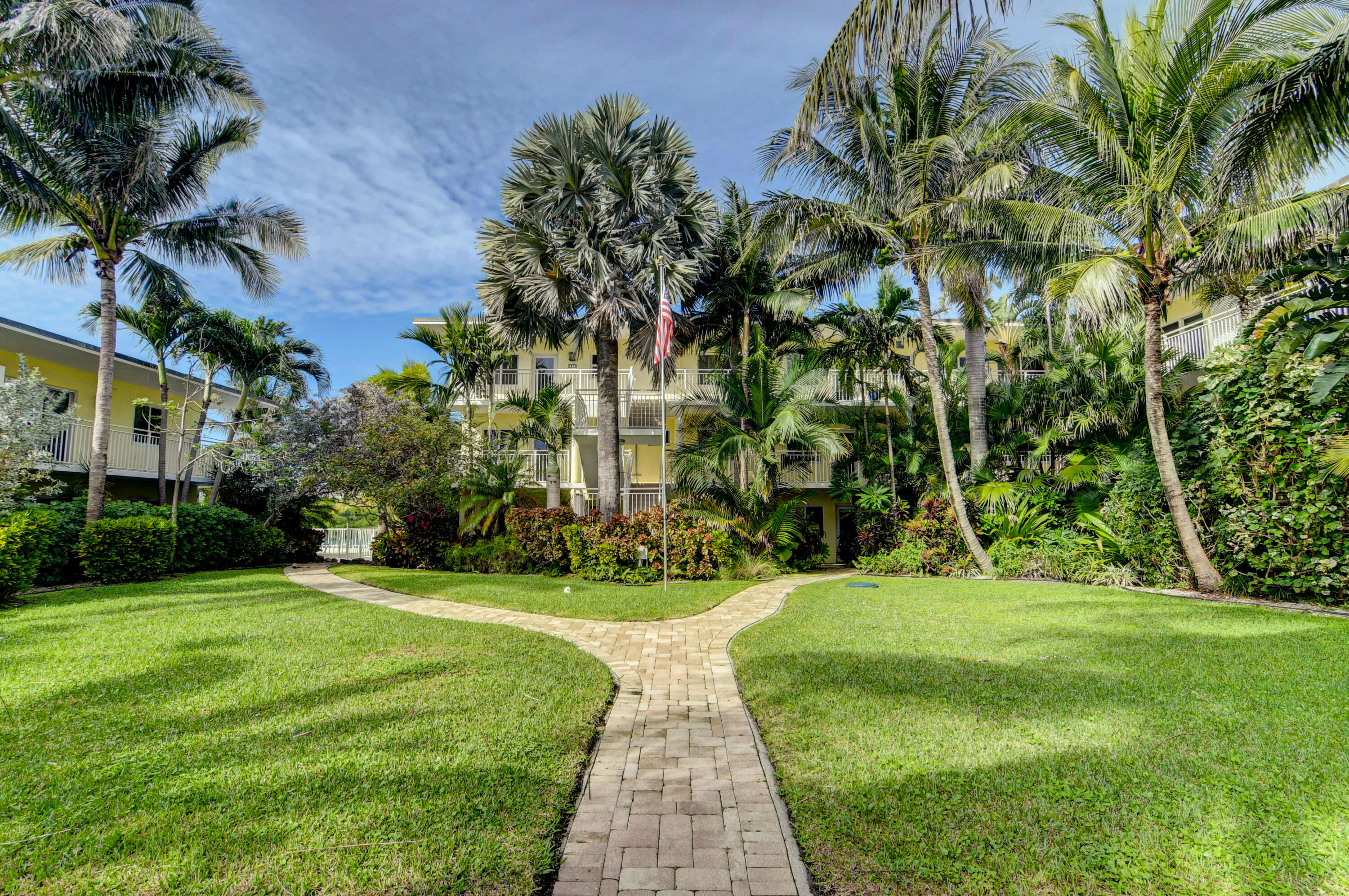 OCEAN PARK MANOR - Residential Lease