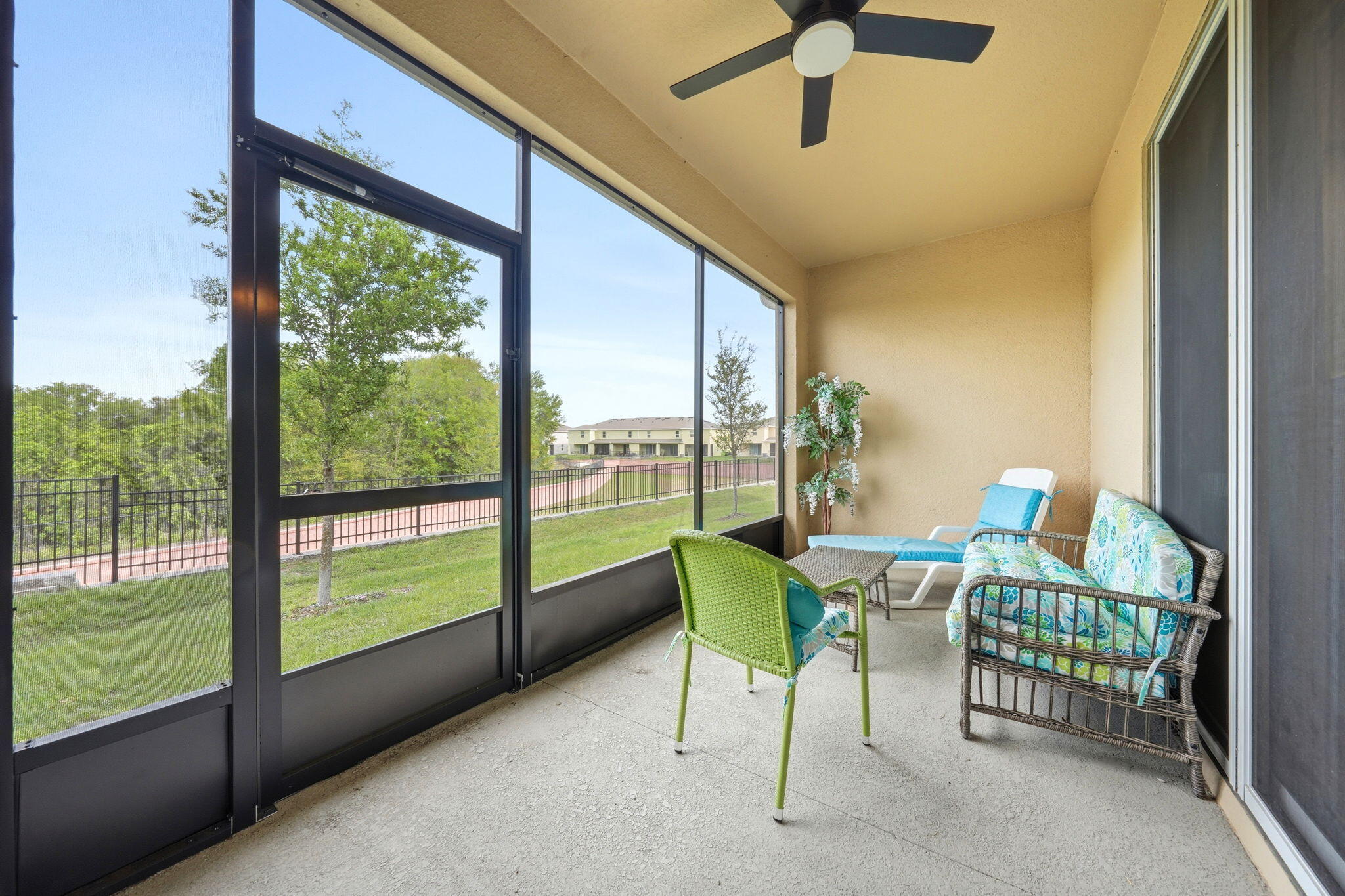 VENEZIA TOWNHOUSES - Residential Lease