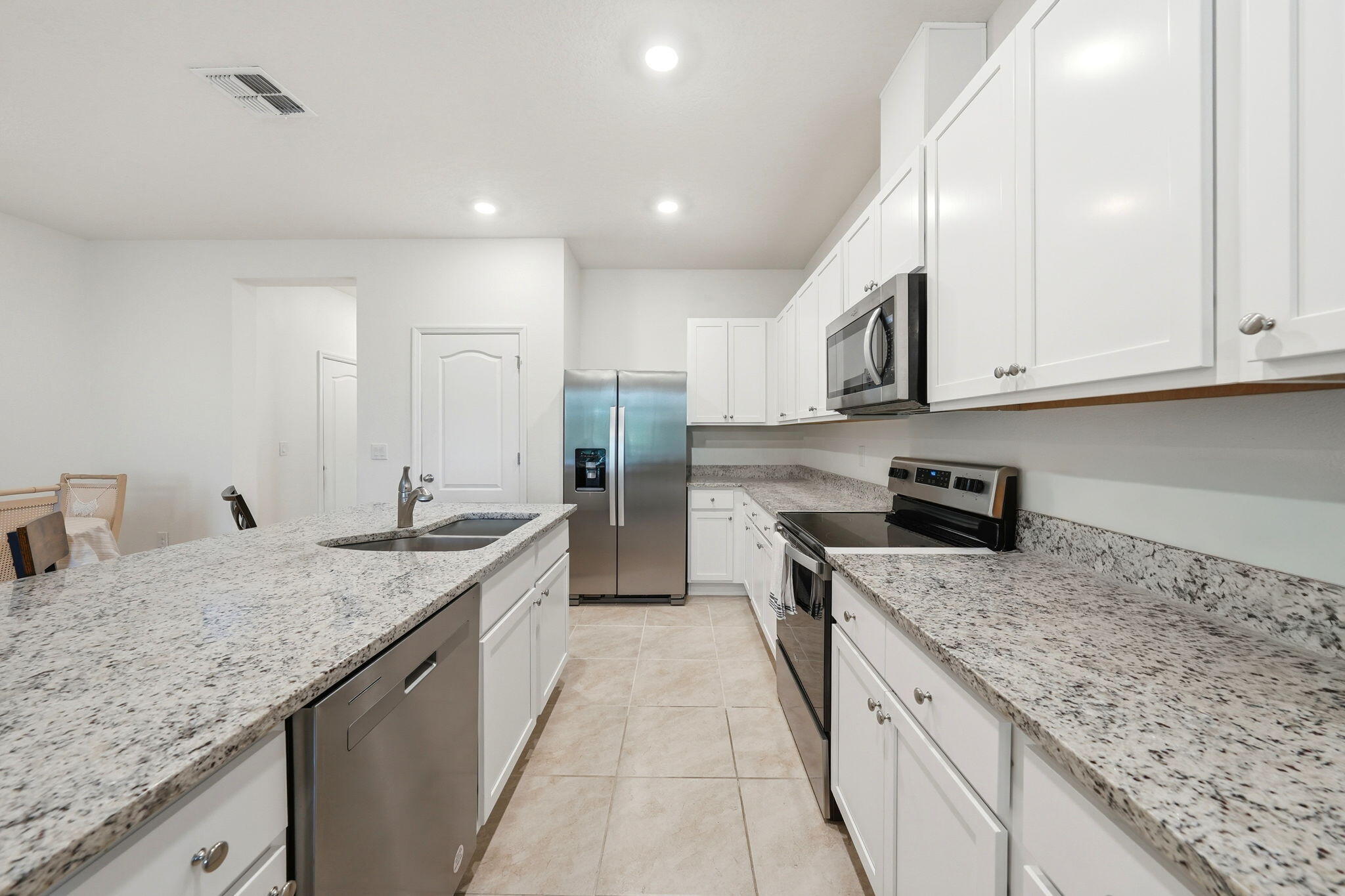 VENEZIA TOWNHOUSES - Residential Lease