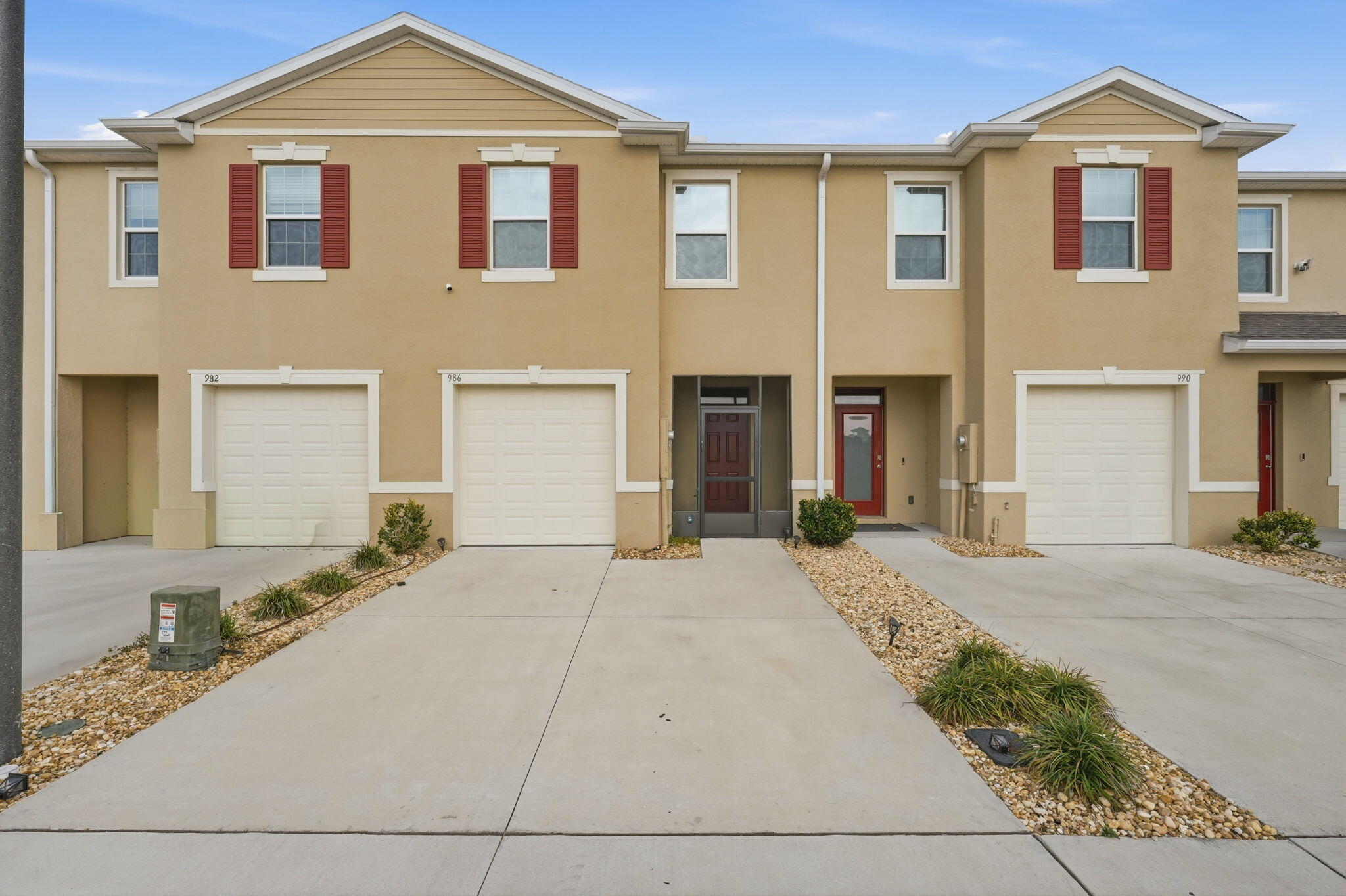 VENEZIA TOWNHOUSES - Residential Lease