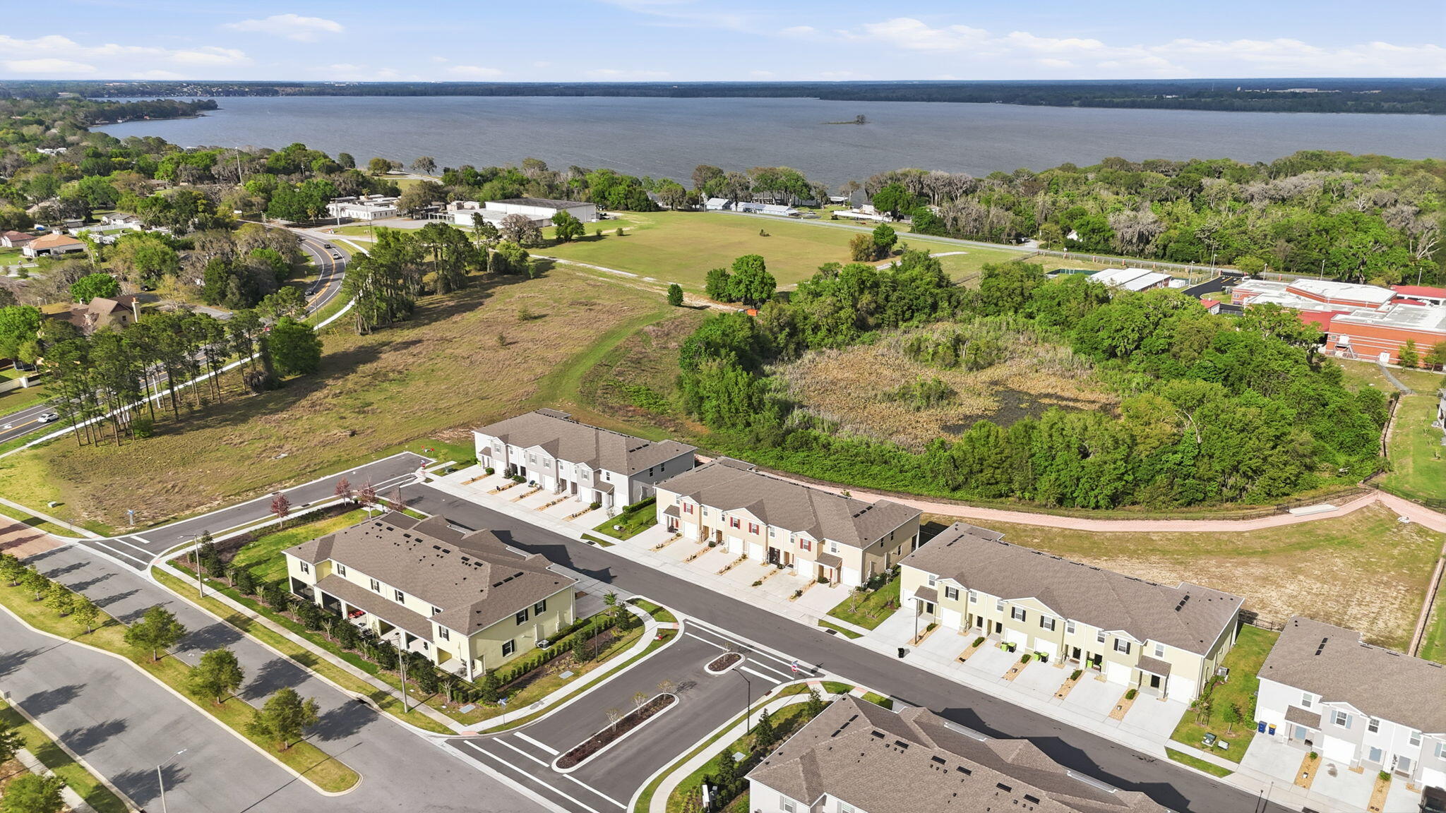 VENEZIA TOWNHOUSES - Residential Lease