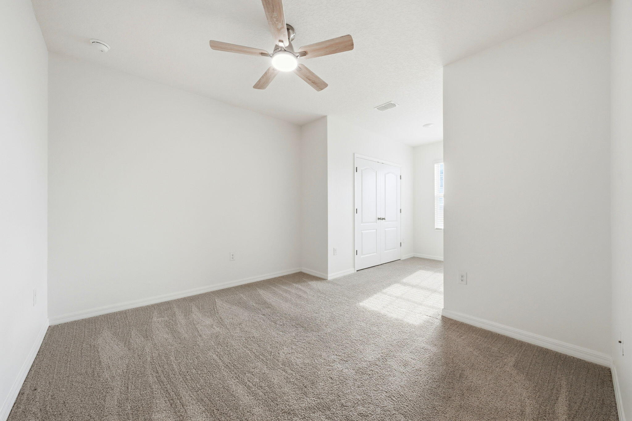 VENEZIA TOWNHOUSES - Residential Lease